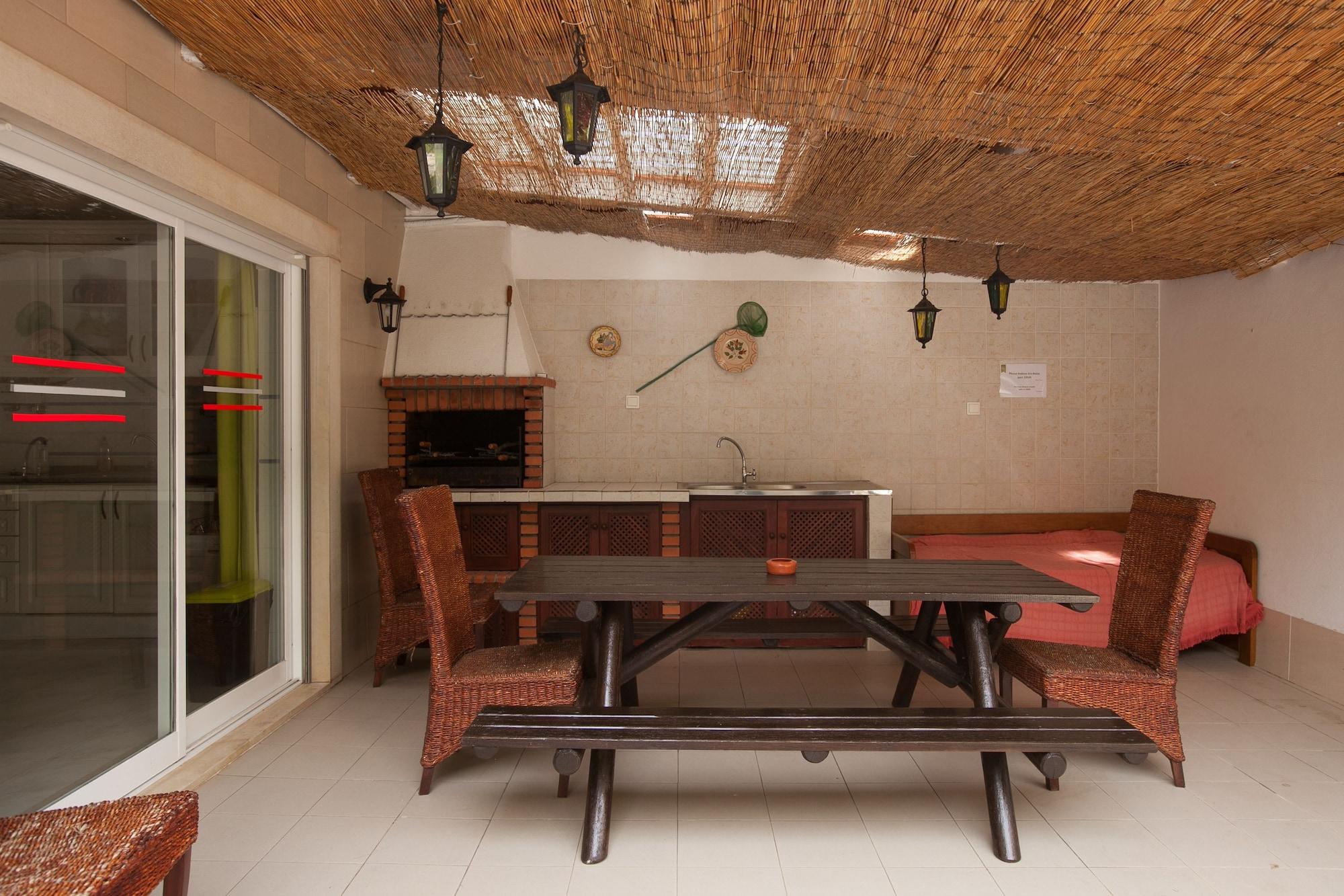 Restaurant Ericeira Chill Hill Hostel & Private Rooms
