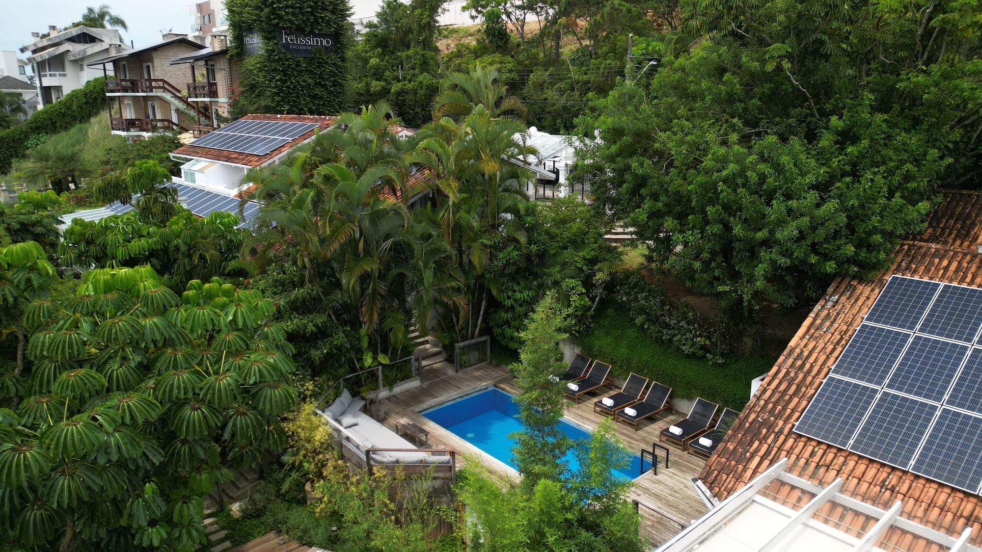 Vista Piscina Felissimo Exclusive Hotel