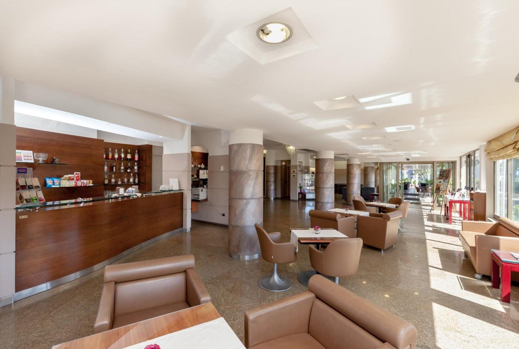 Bar/Salón Hotel Tevere