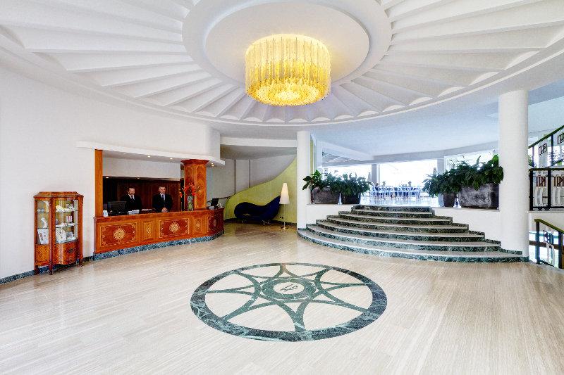 Vista Lobby President