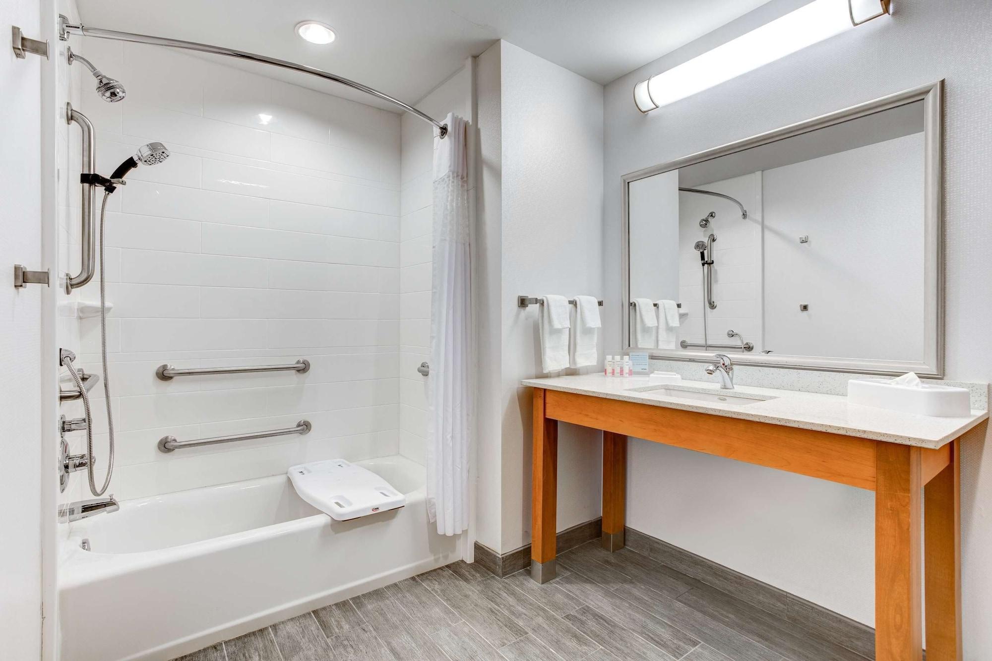 Equipamiento de Habitación Hampton Inn & Suites Manchester