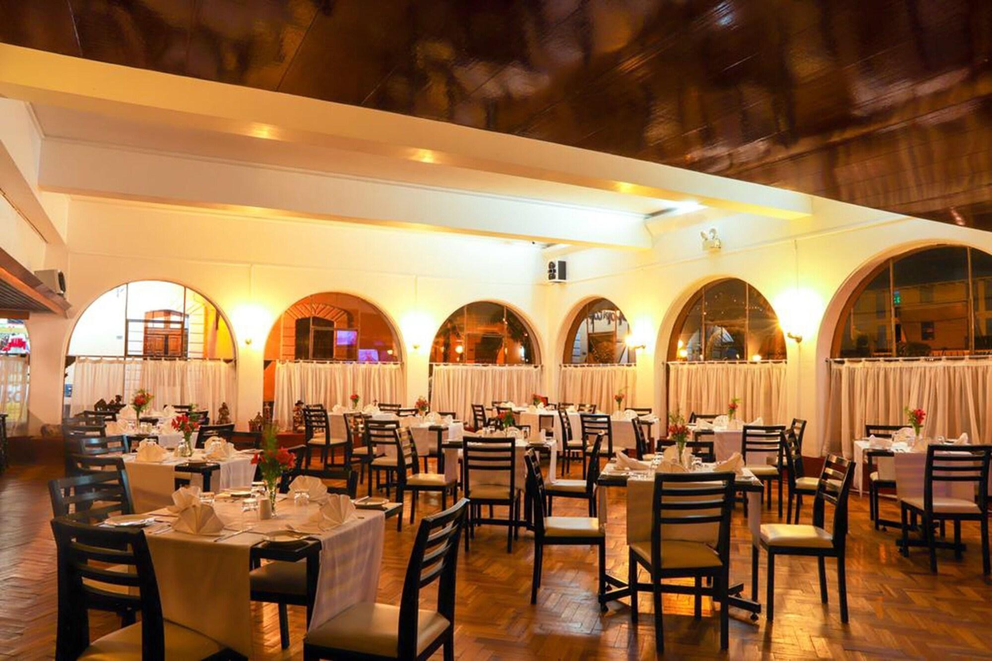 Restaurant DM Hoteles Ayacucho