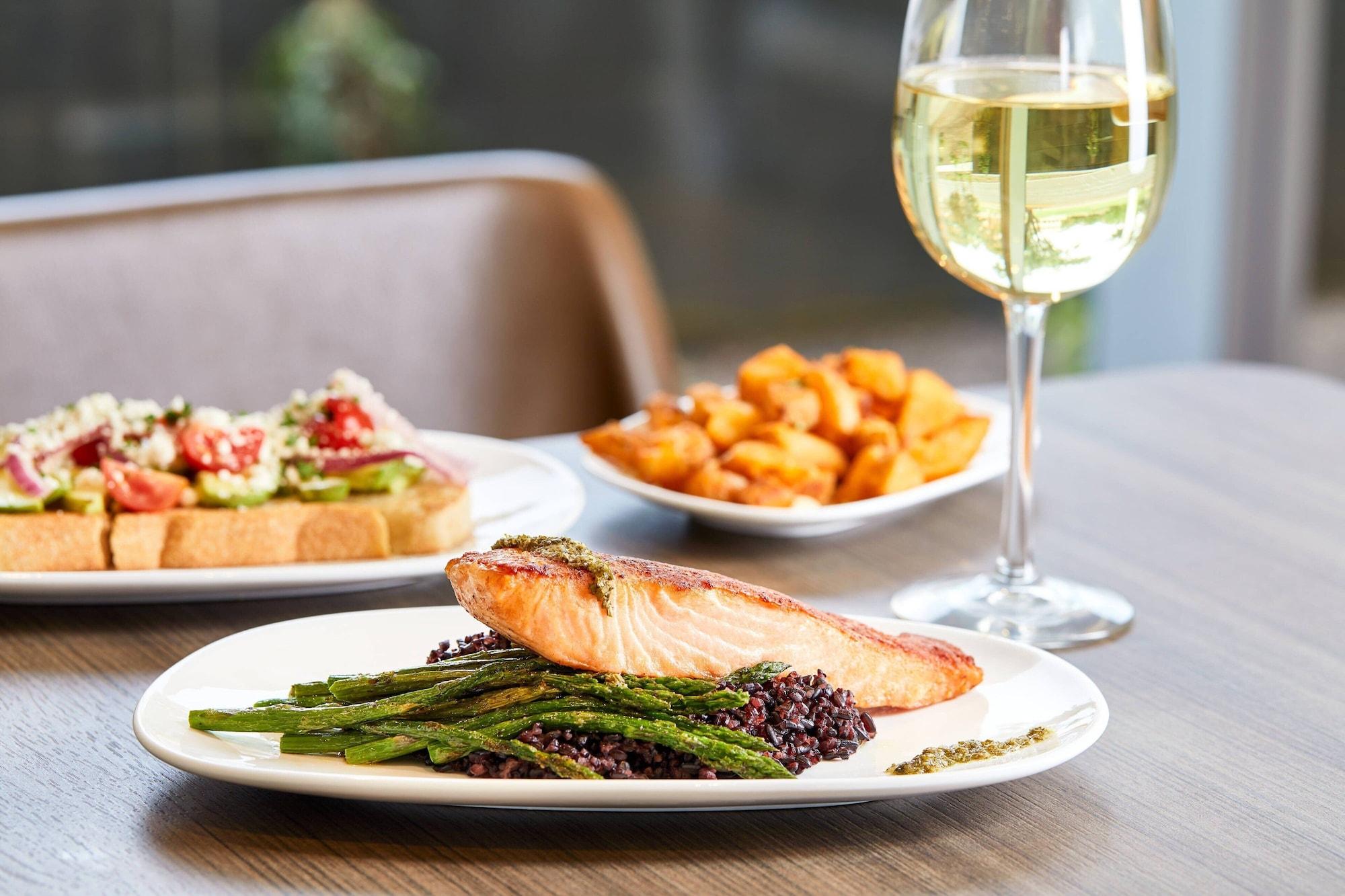 Restaurant AC Hotel by Marriott Phoenix Biltmore