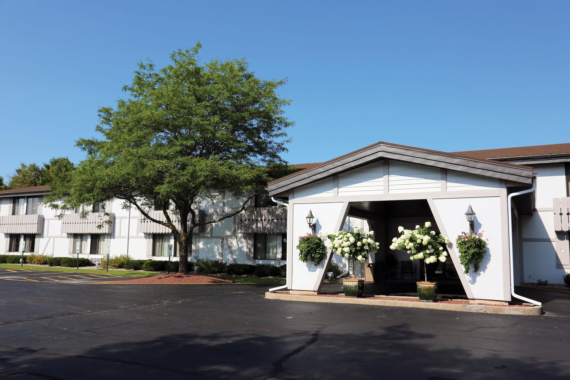 Vista Exterior Shawano Four Seasons Hotel