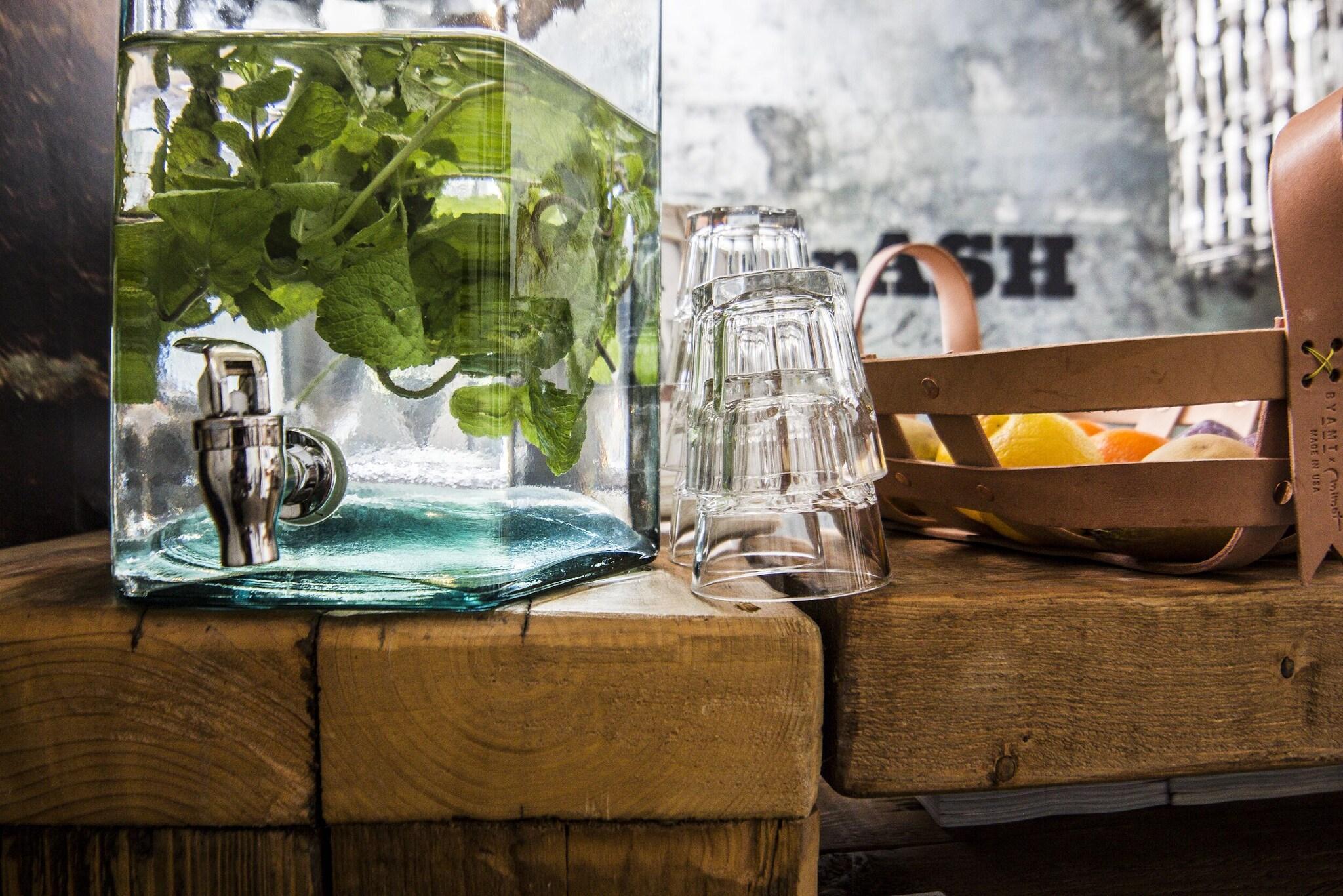 Restaurant Trash Deluxe