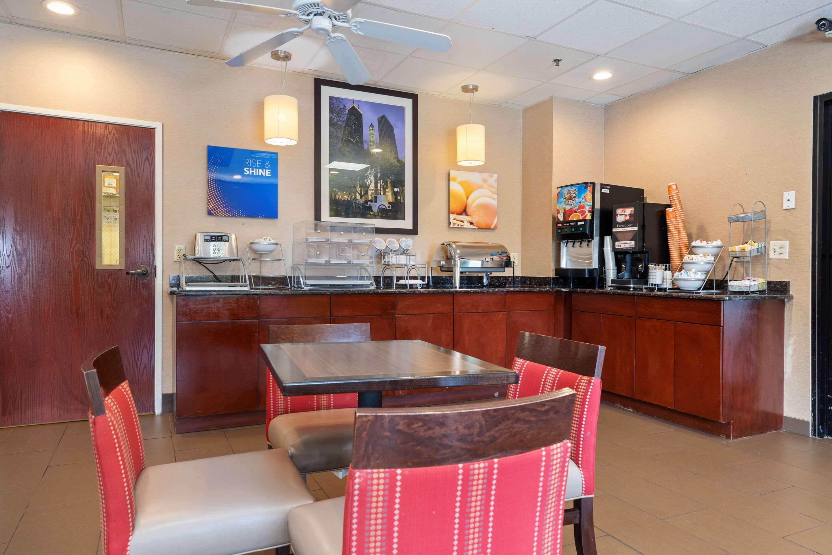 Restaurant Comfort Suites Lombard - Addison