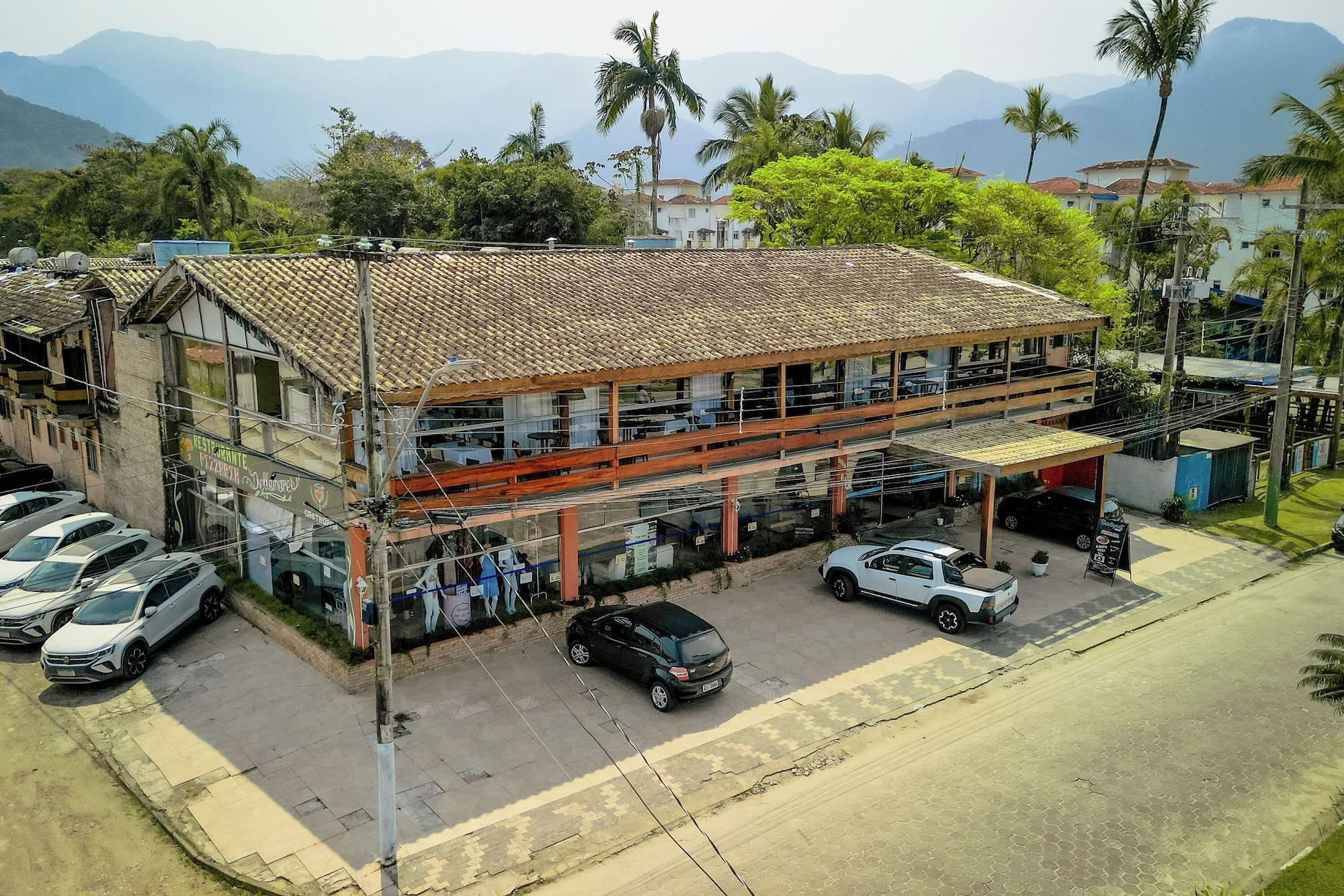 Vista Exterior Hotel Dellamares