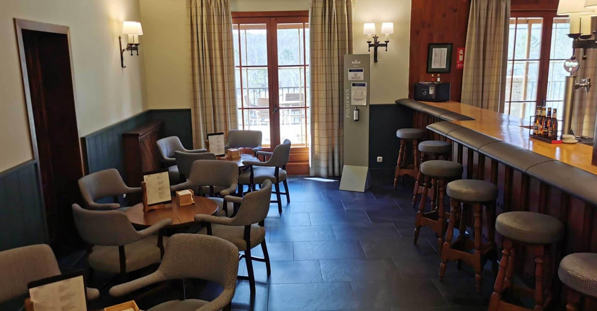Bar/Salón Parador De Bielsa