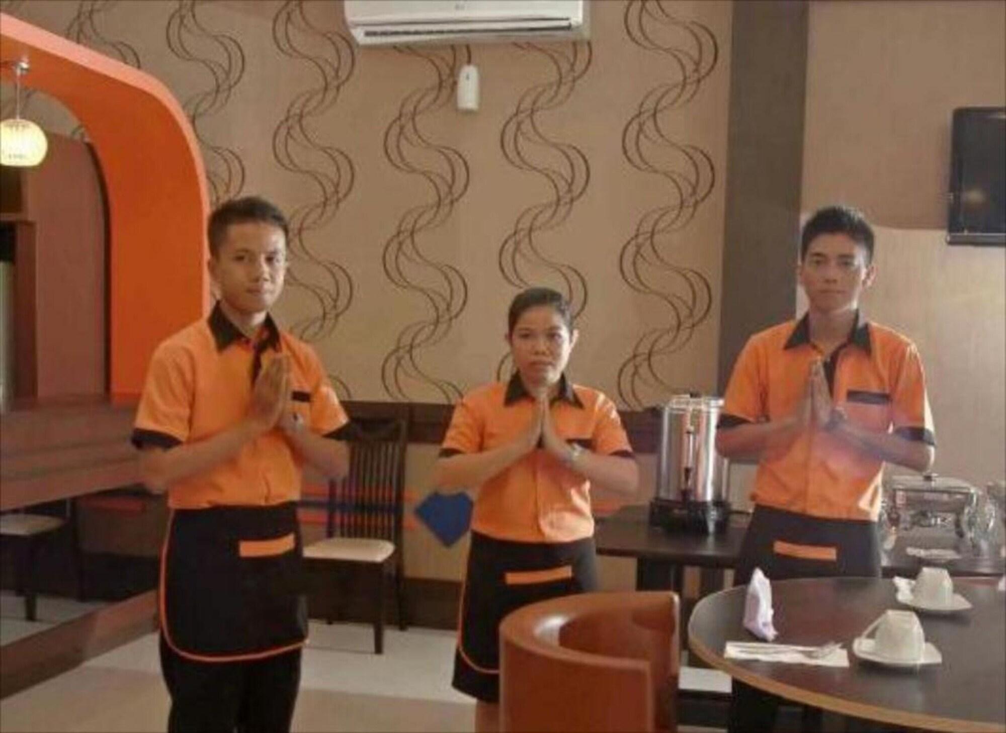 Restaurant Happy Inn Hotel