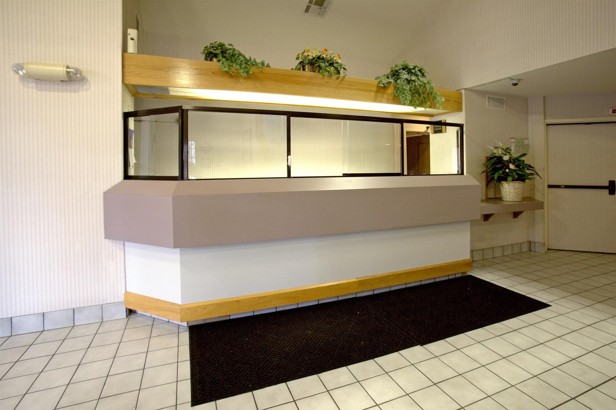 Vista Lobby Americas Best Value Inn Addison Dallas