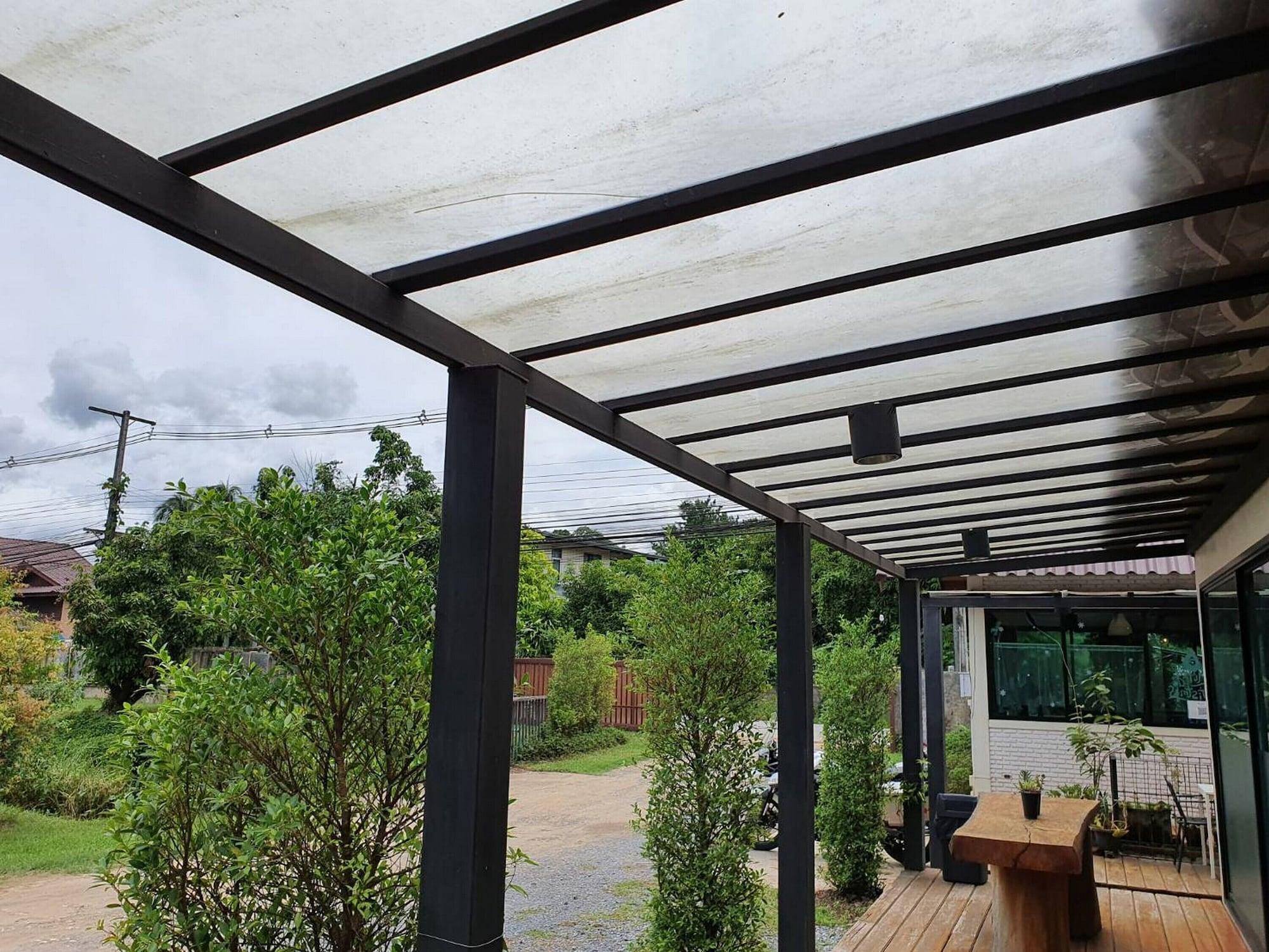 Varios Shanti-Retreat Hotel