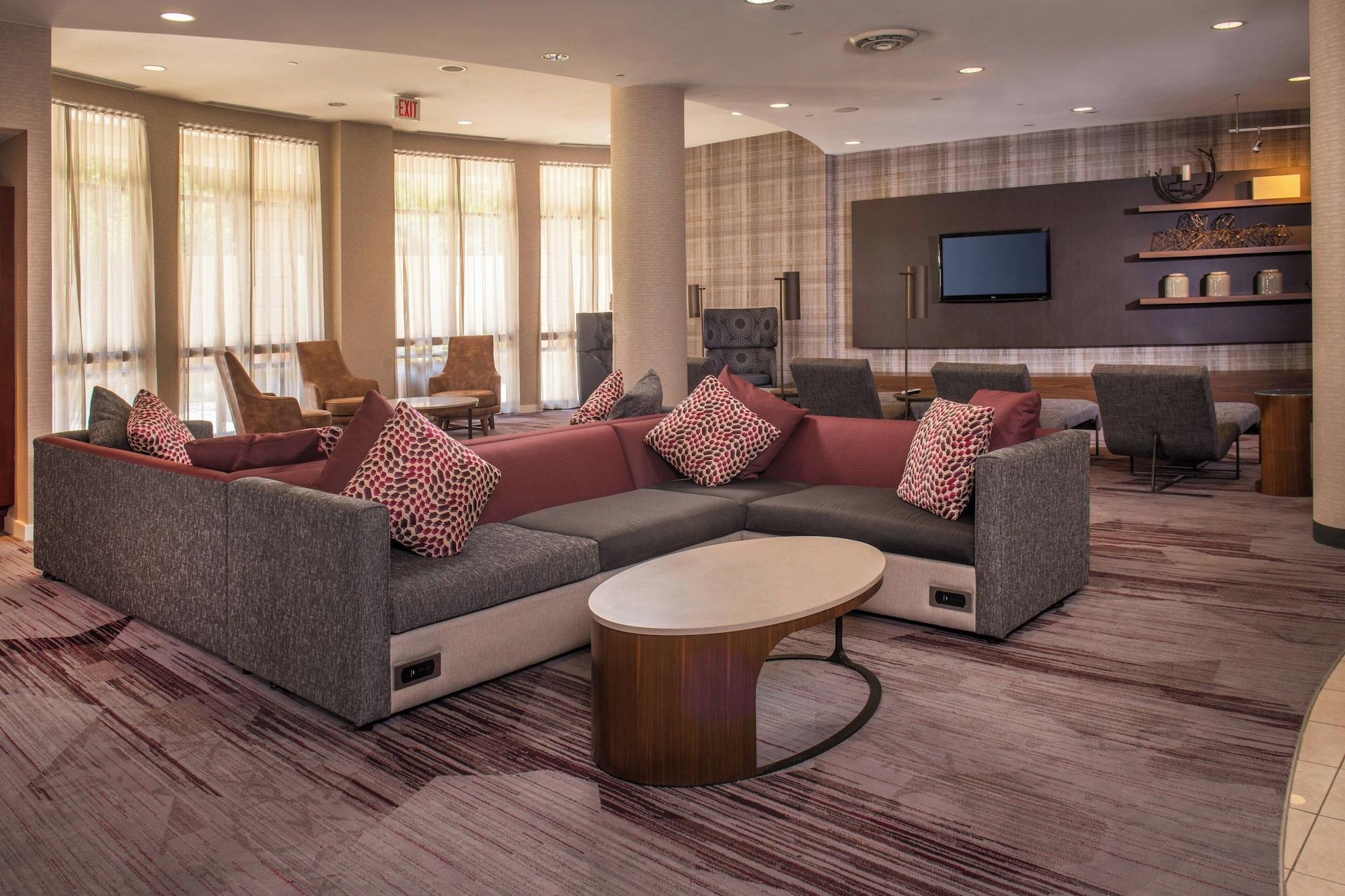 Vista Lobby Courtyard Fort Meade BWI Business District