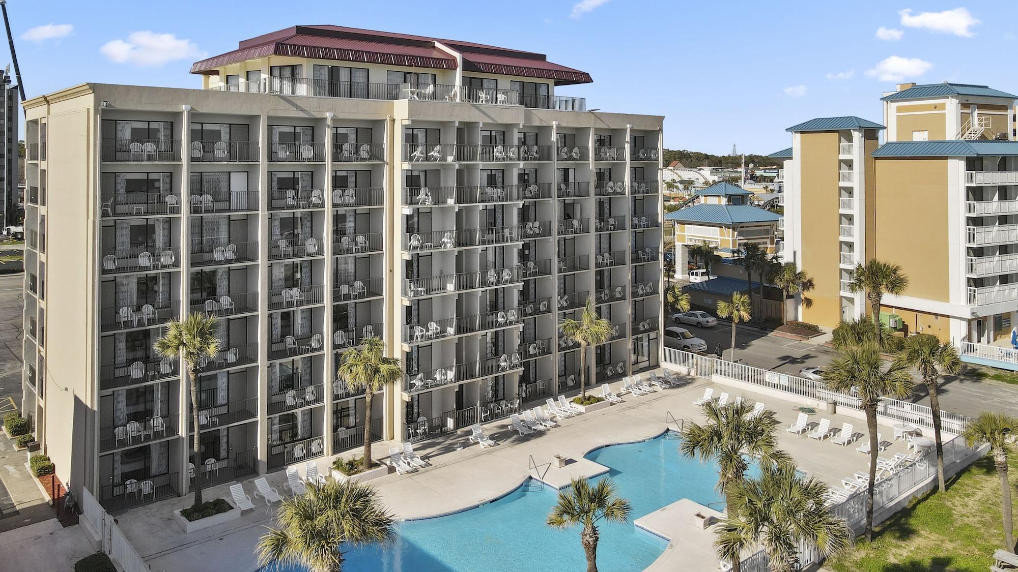 Varios Ocean Crest Inn and Suites