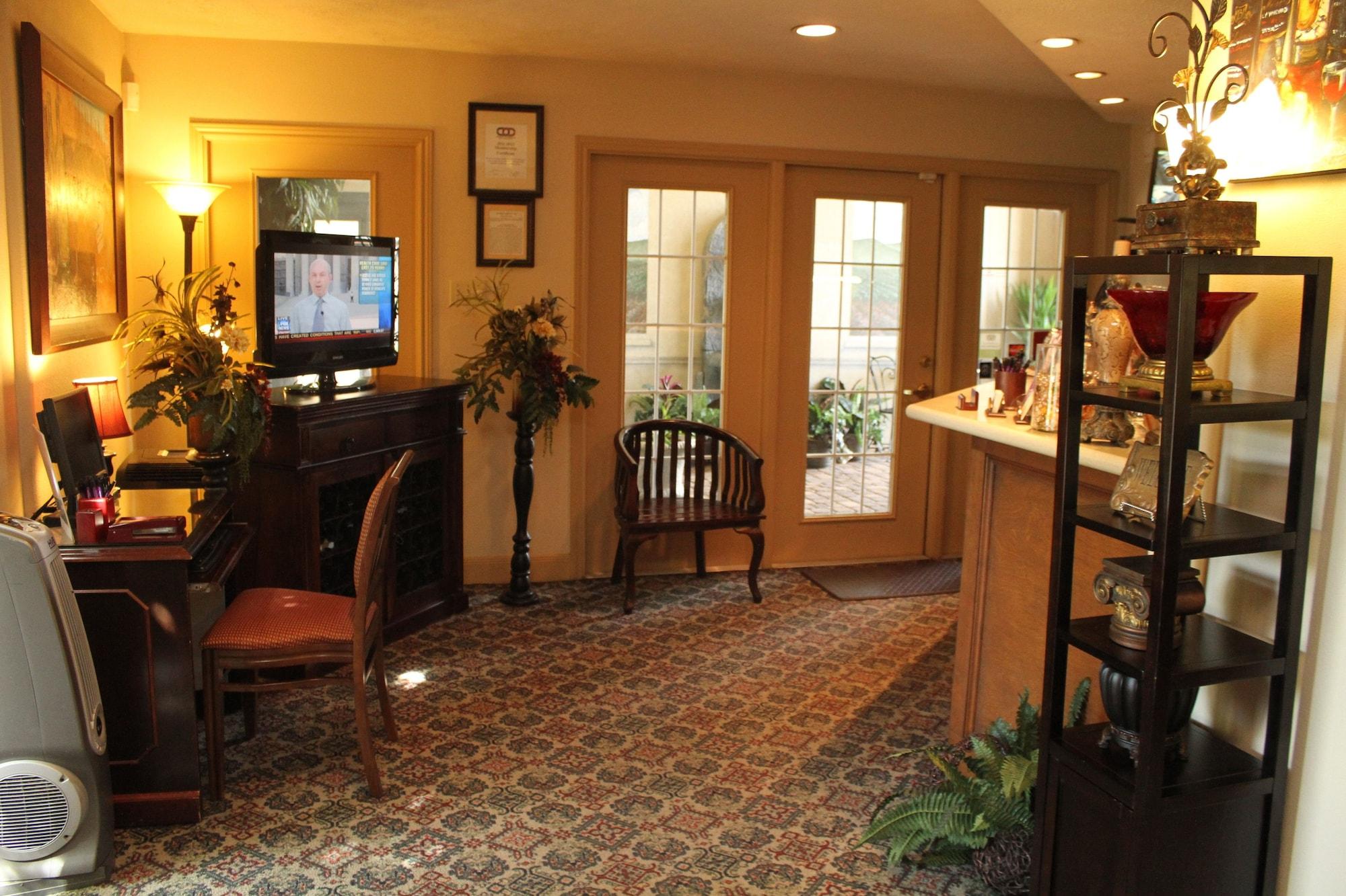 Vista Lobby Vineyard Court Designer Suites Hotel