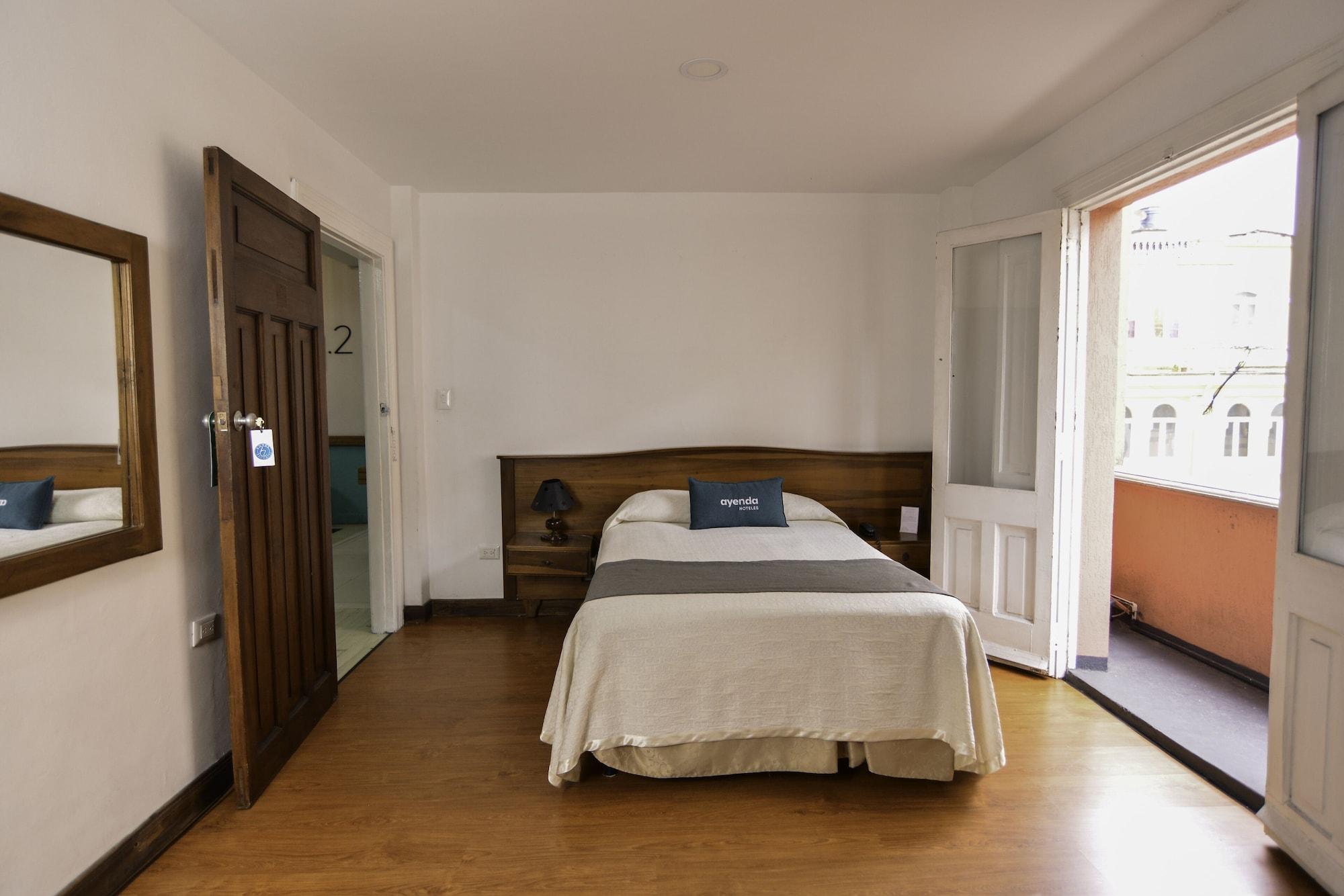 Guest room Hotel Escorial