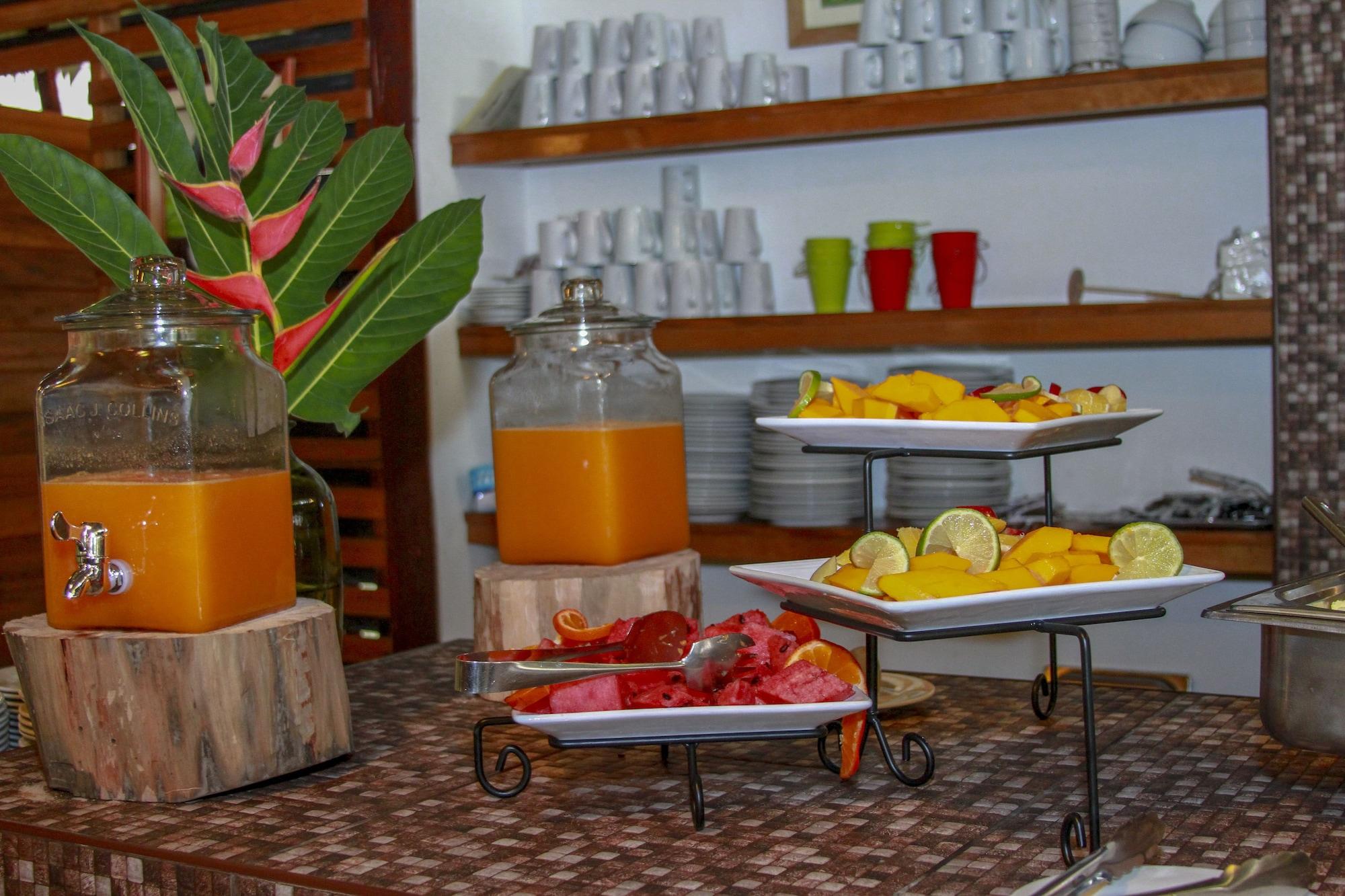 Restaurant Heliconia Amazon River Lodge