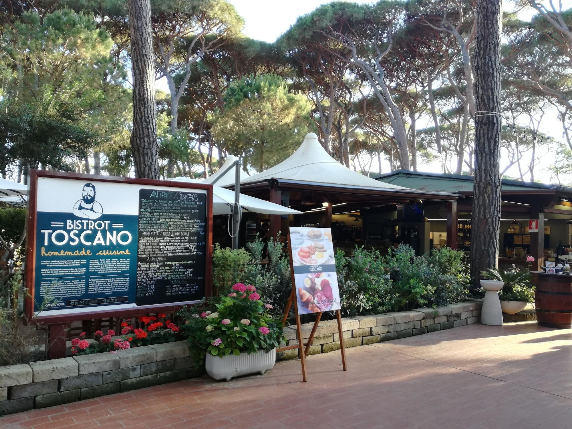Bar/Salón Hu Park Albatros Village