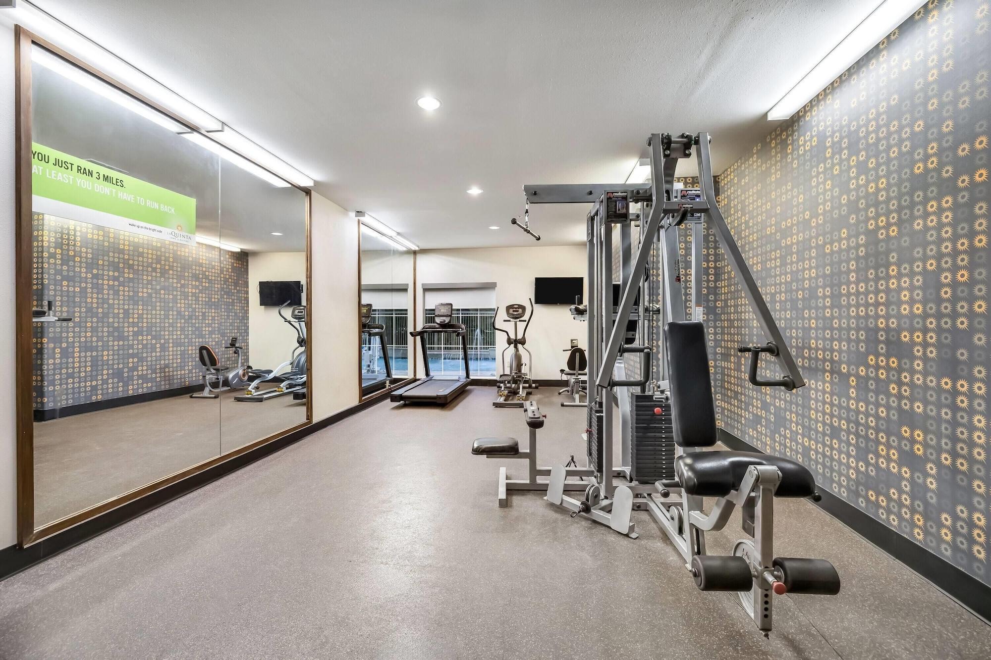 Gimnasio La Quinta Inn & Suites by Wyndham Alvin