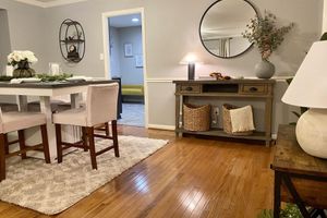 Alquiler Vacacional - Spacious 4-Bedroom Townhouse