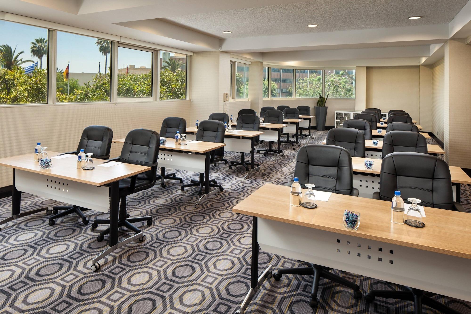 Sala de Reuniones Sheraton Gateway Los Angeles Hotel