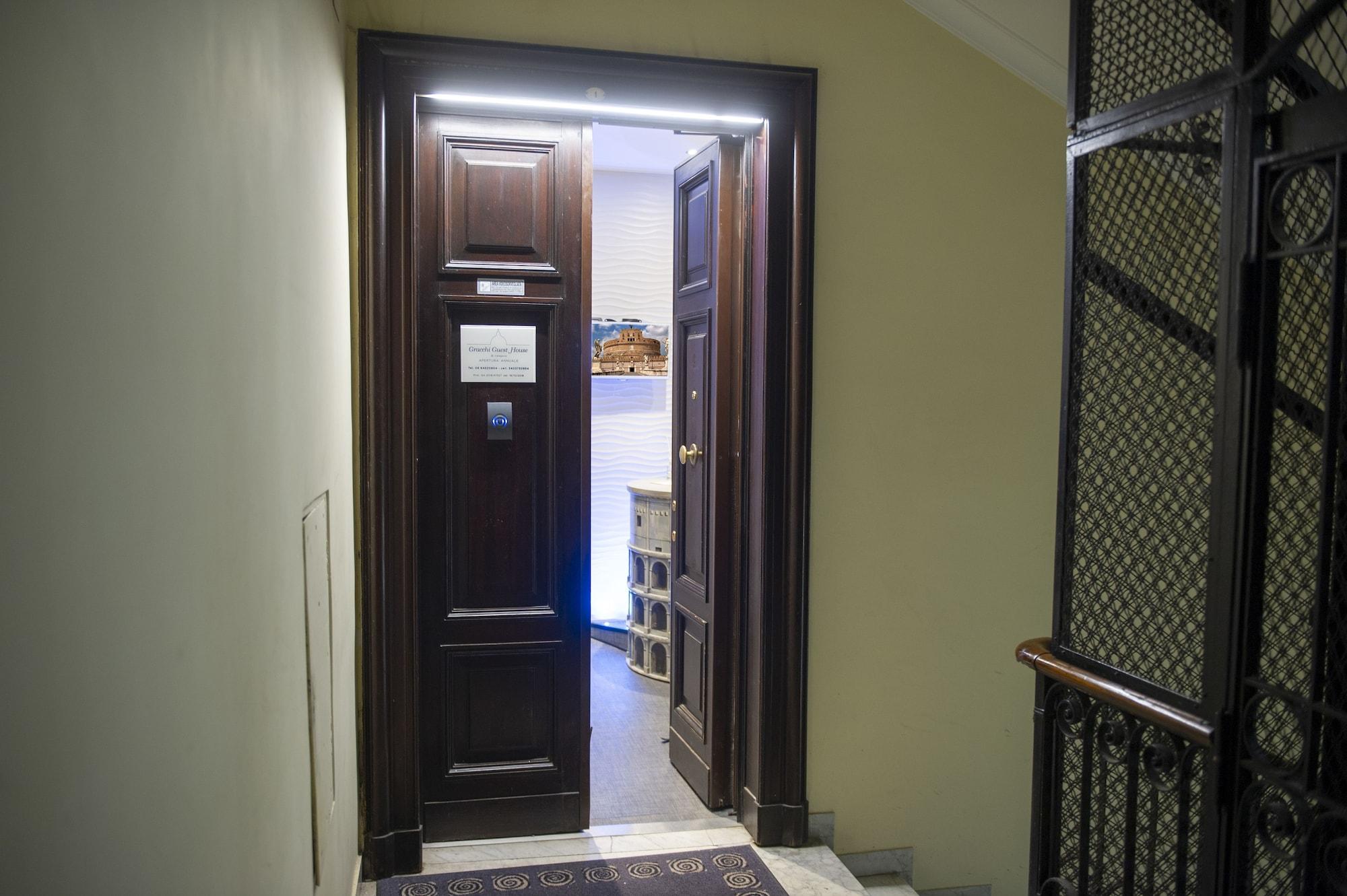 Vista Lobby Gracchi Guest House