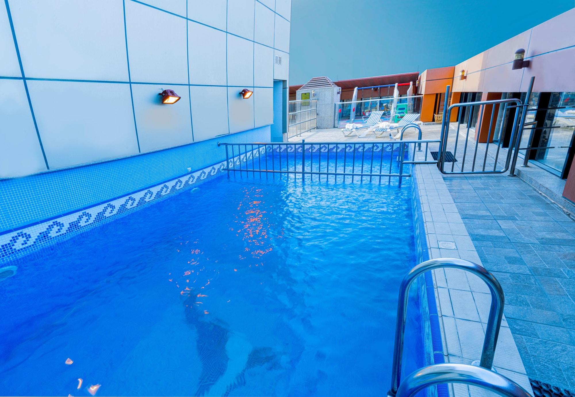 Vista Piscina Platinum Suites Jeddah