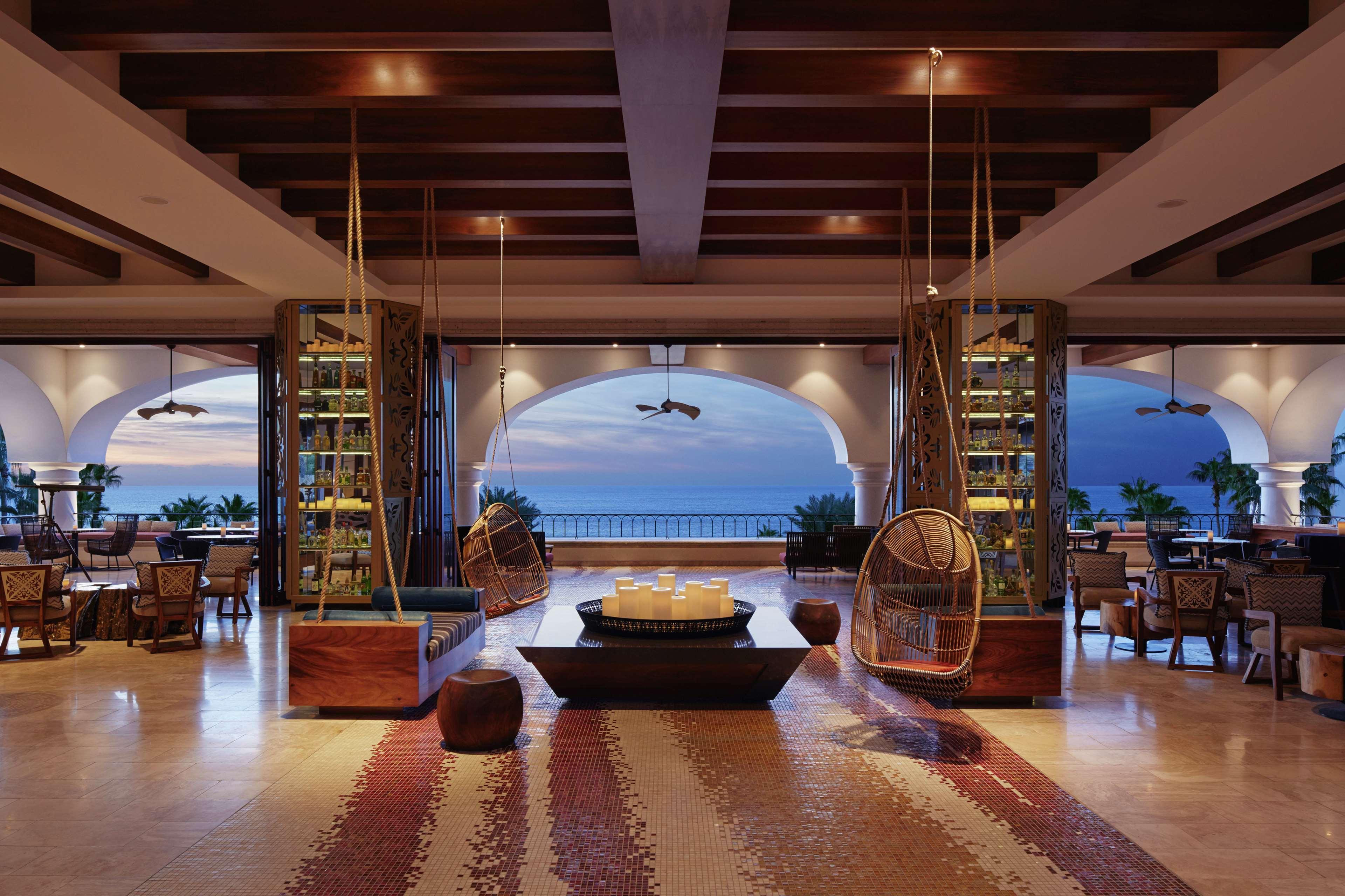 Bar/Salón Hilton Grand Vacations Club La Pacifica Los Cabos