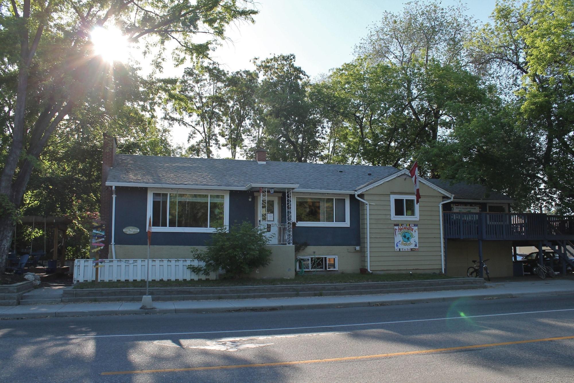 Varios Kelowna International Hostel