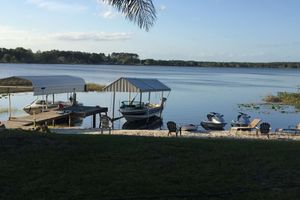 Alquiler Vacacional - Quiet Rural Private Lakefront Home~90 Ft. Shoreline~Large Property Ample Parking