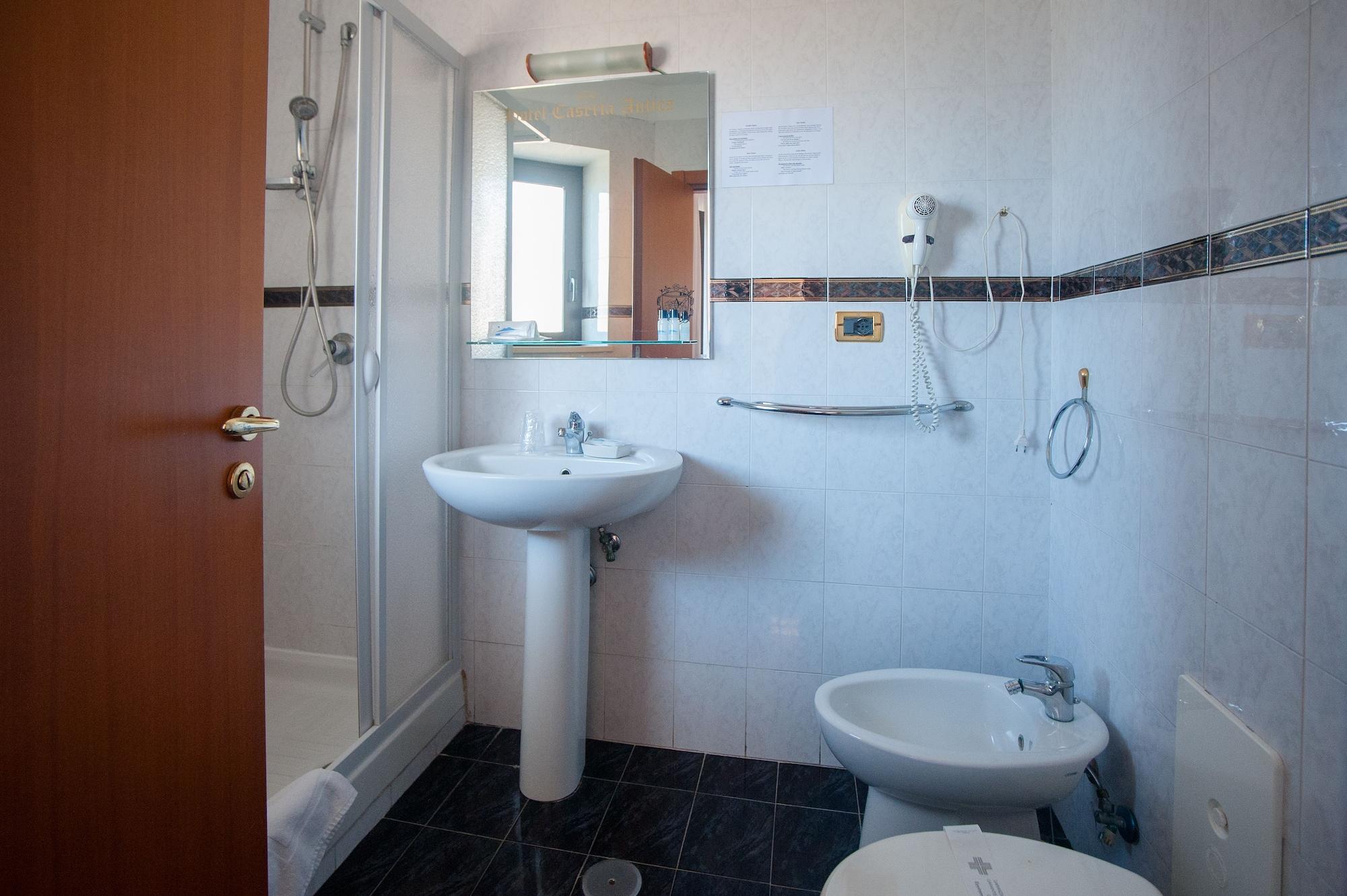 Equipamiento de Habitación Hotel Caserta Antica