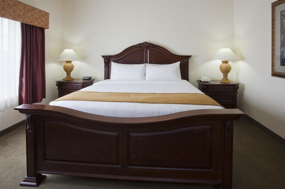 Suite Crossings by GrandStay Inn and Suites
