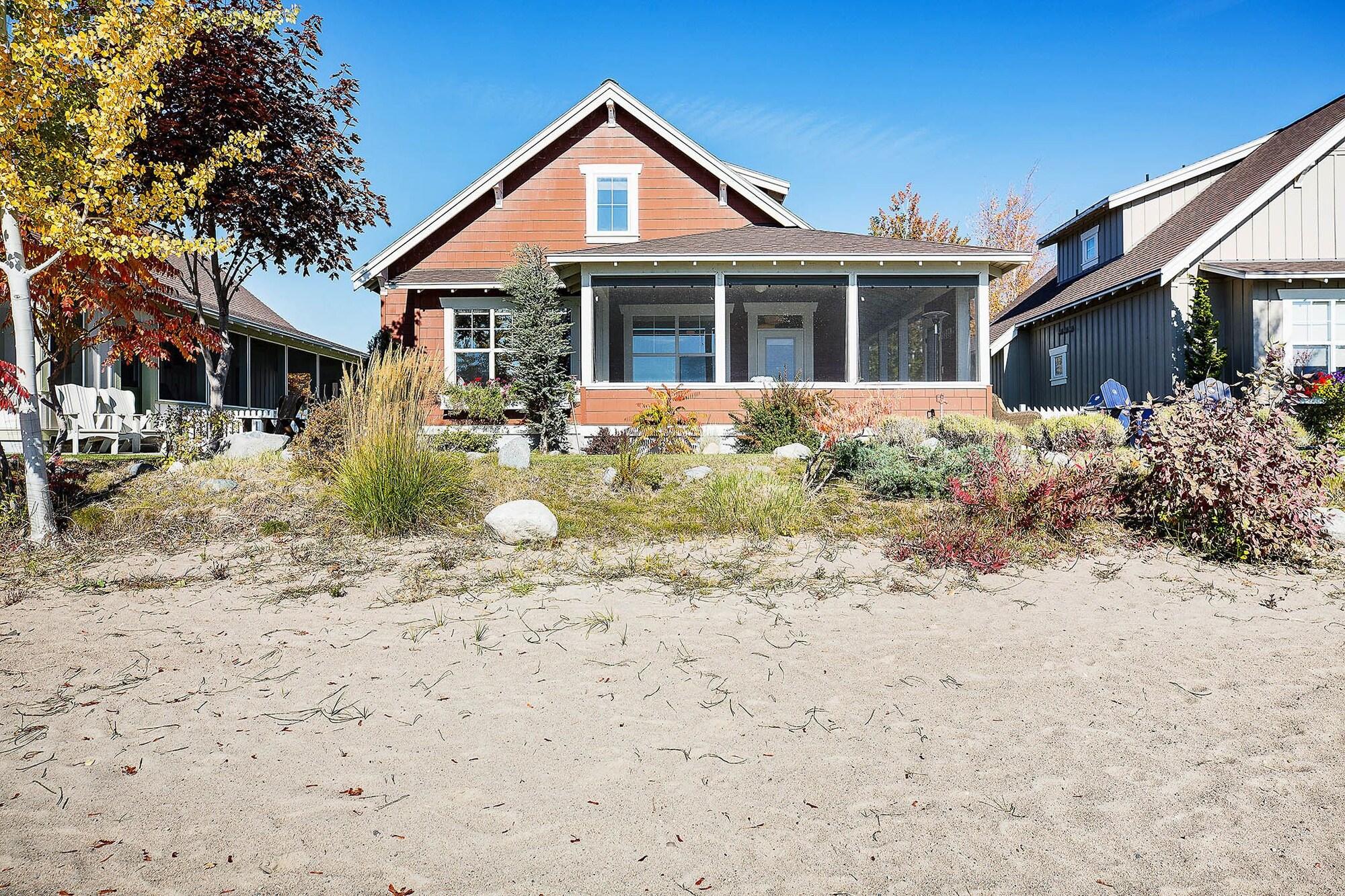 Vista Exterior Veranda Beach Cottages