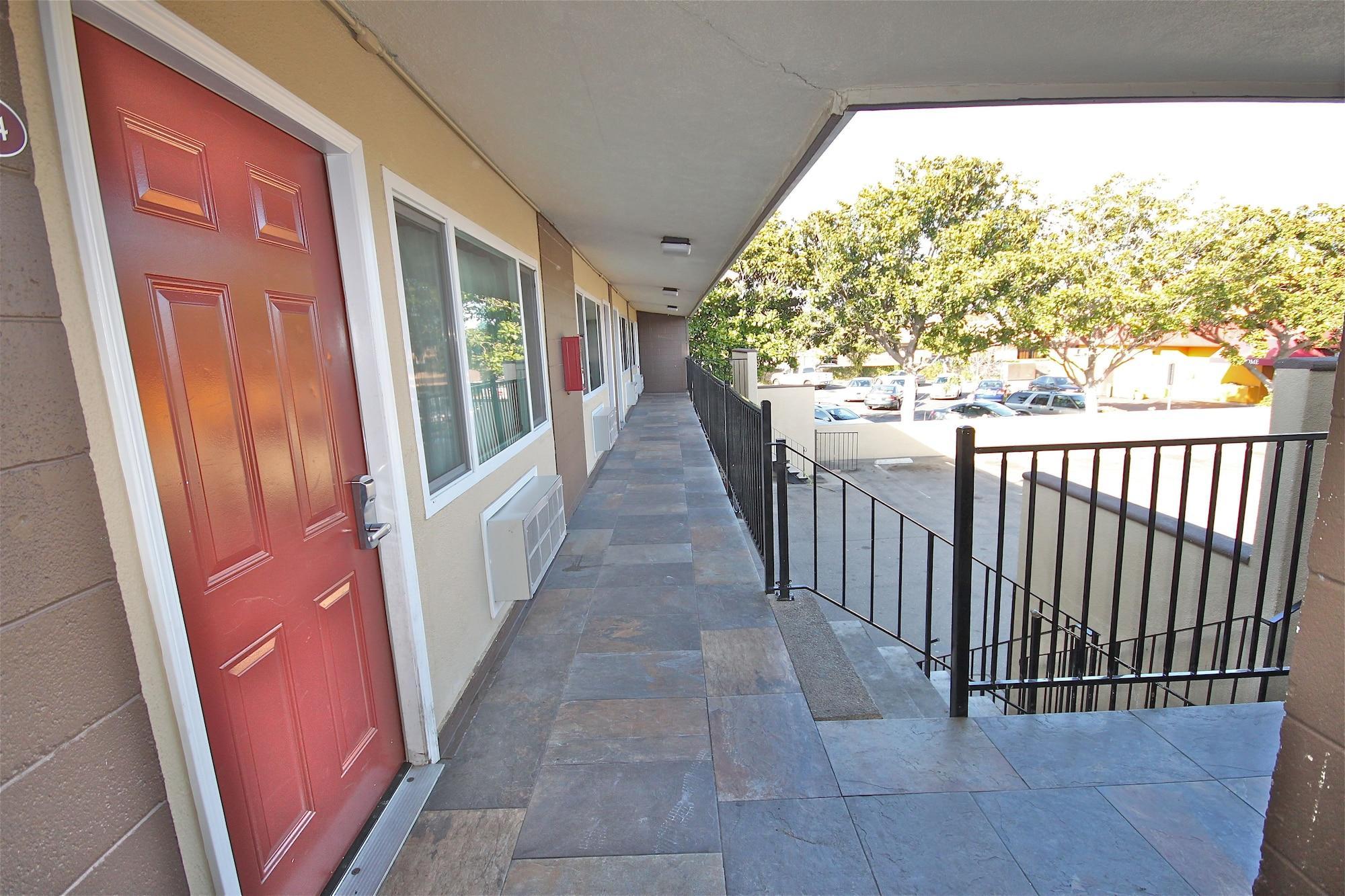 Vista Exterior Budget Inn Lompoc