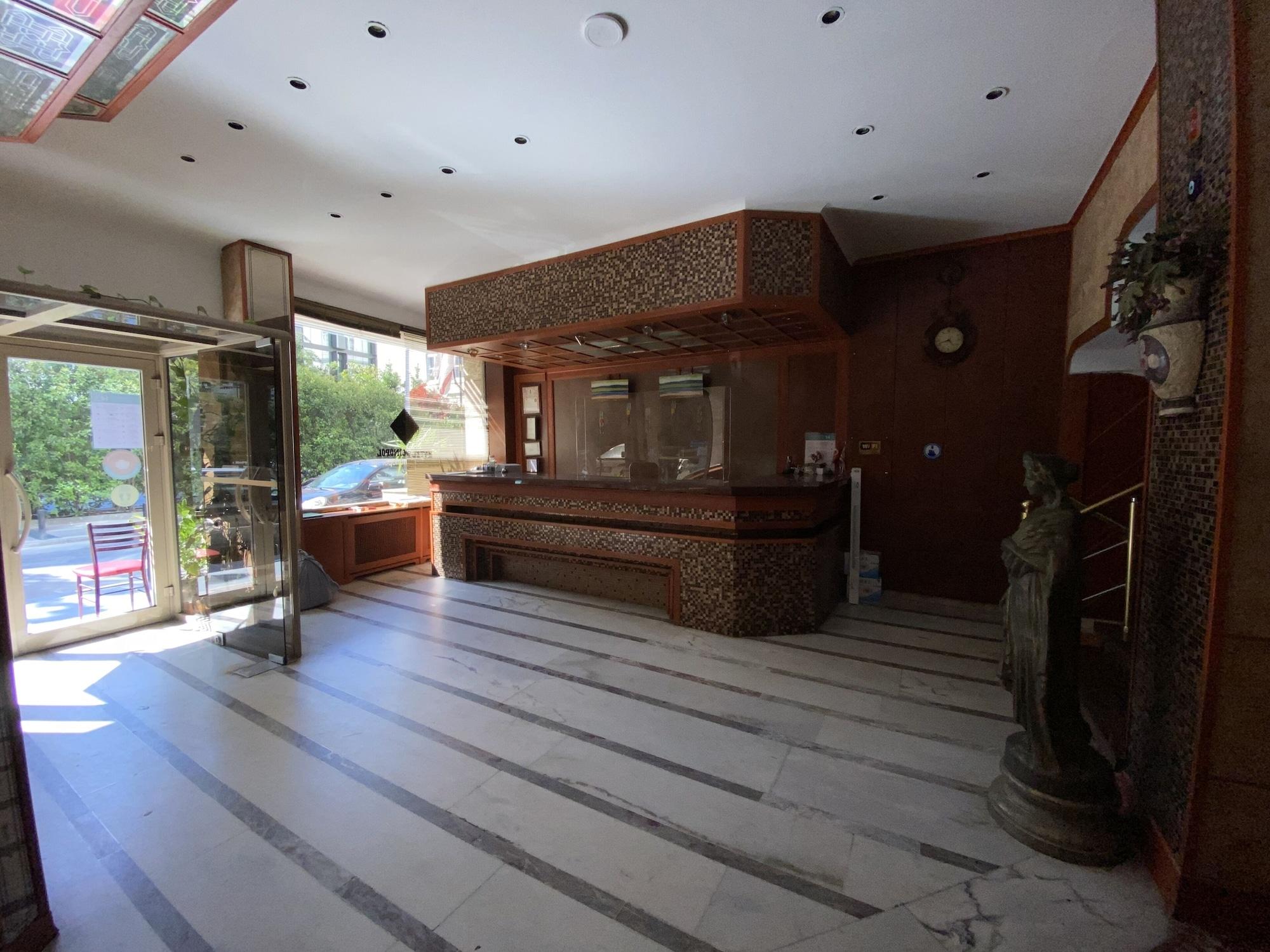 Varios Hotel Monopol