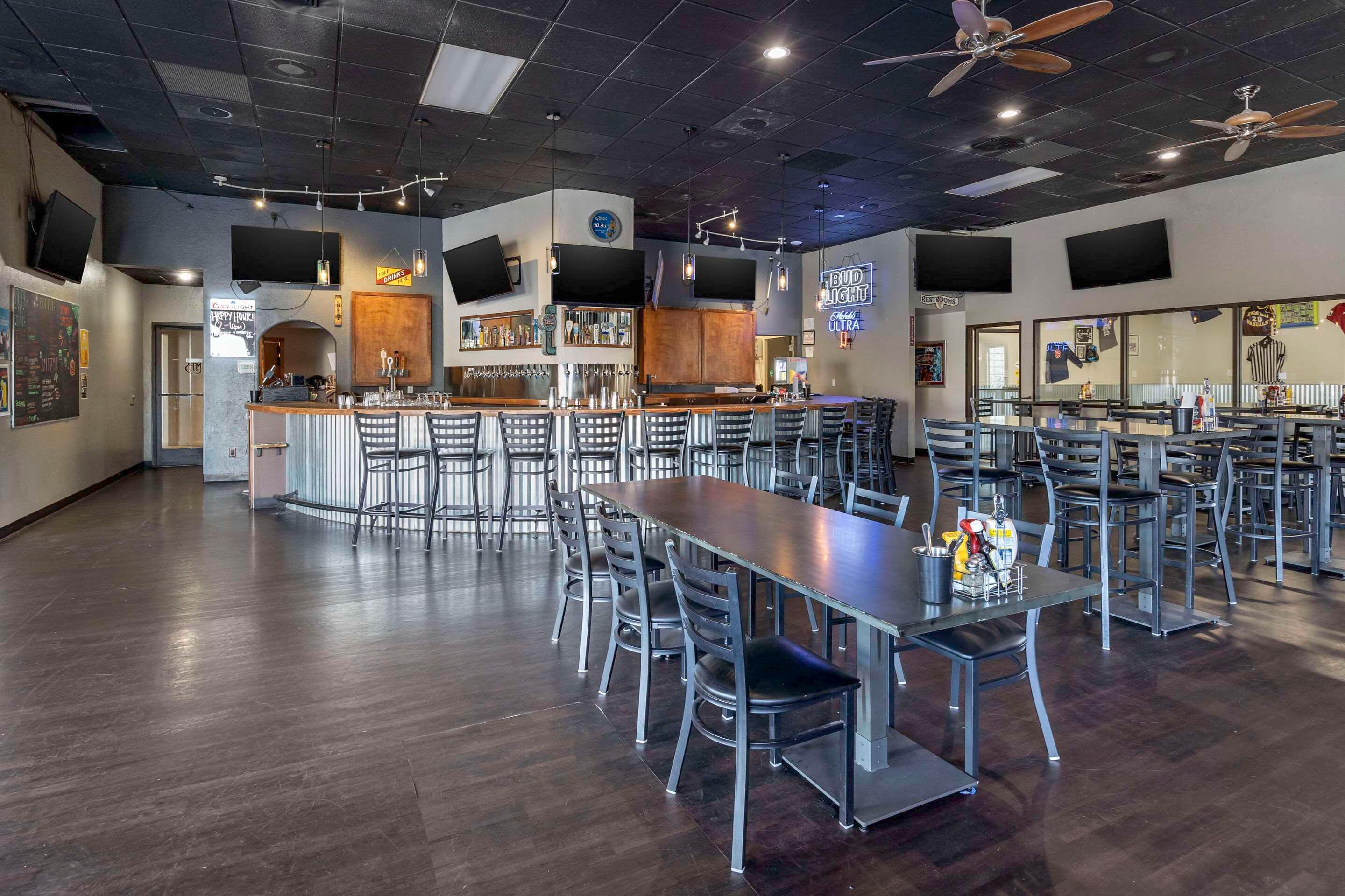 Bar/Salón Hells Canyon Grand Hotel, Ascend Hotel Collection