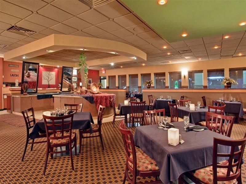 Restaurant Holiday Inn Calgary Macleod Trail South