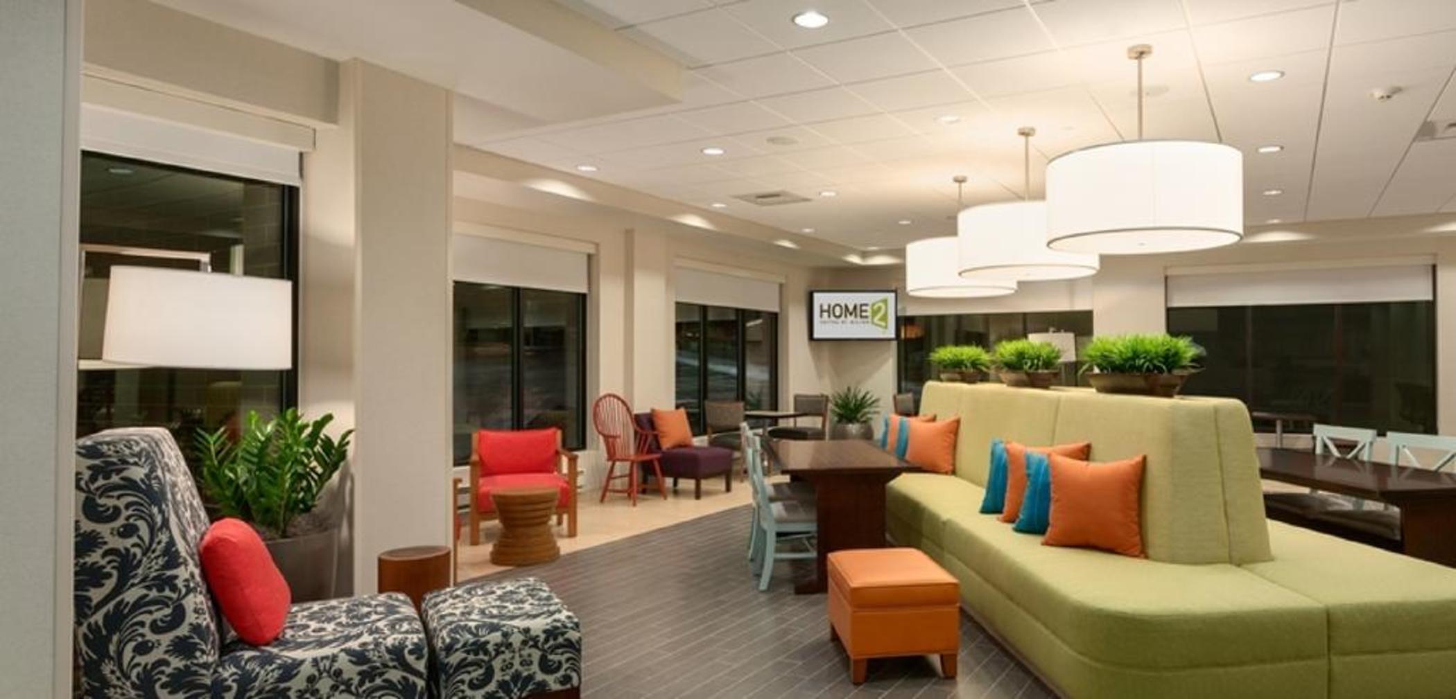 Vista Lobby Home2 Suites by Hilton Carbondale