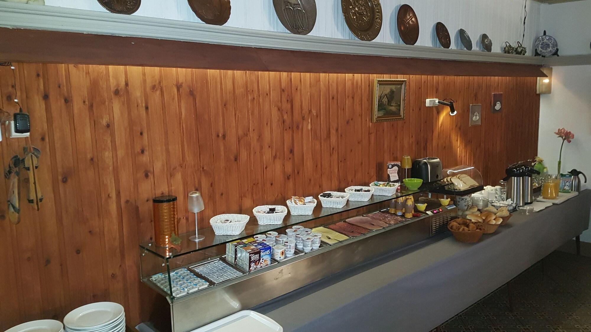 Varios Hotel Cobut