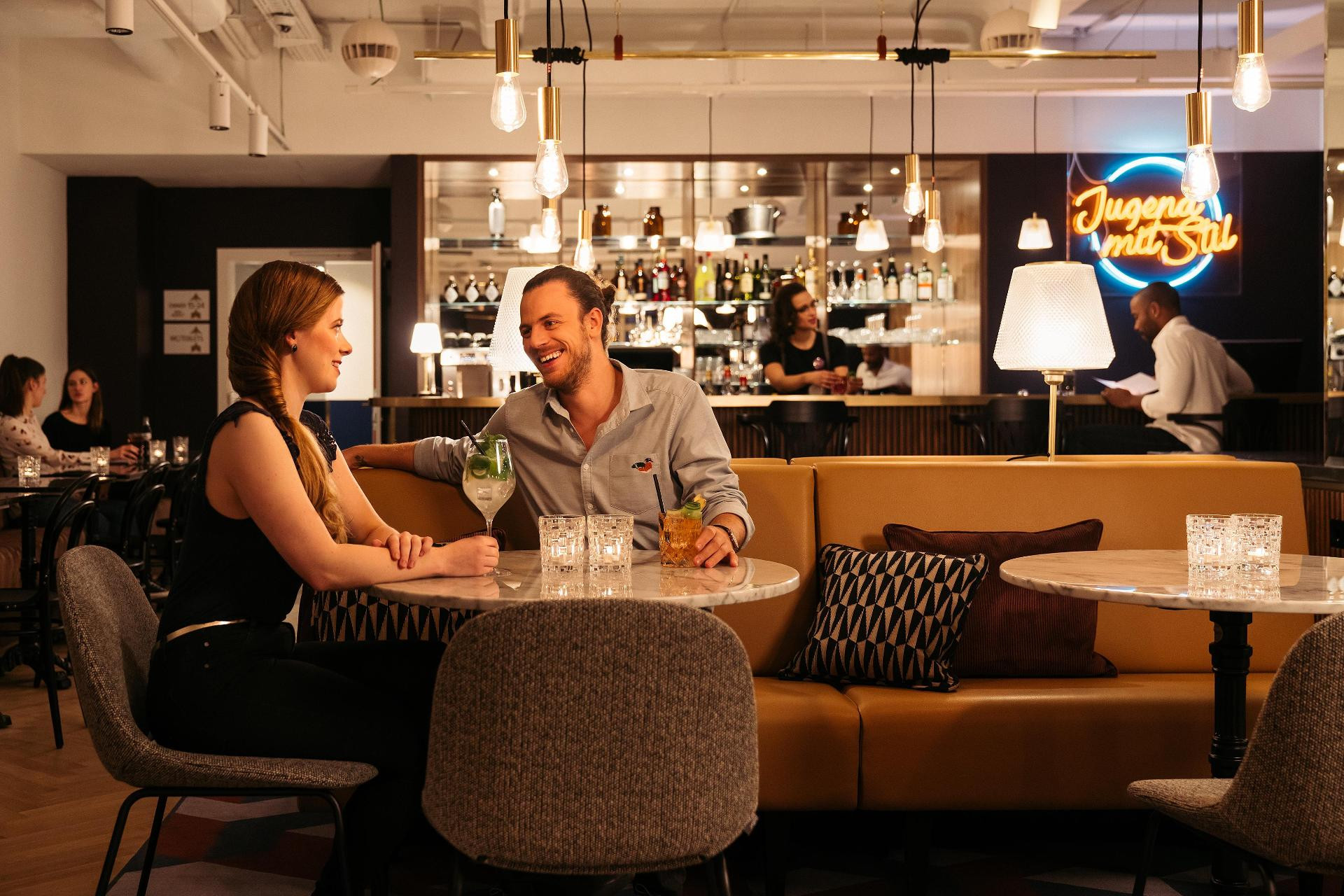 Vista Exterior Hotel Schani Salon