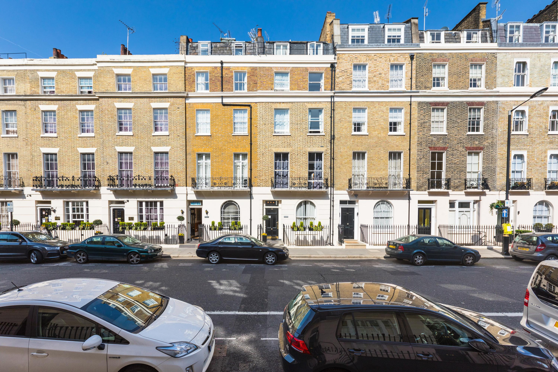 Vista Exterior Belgravia Rooms