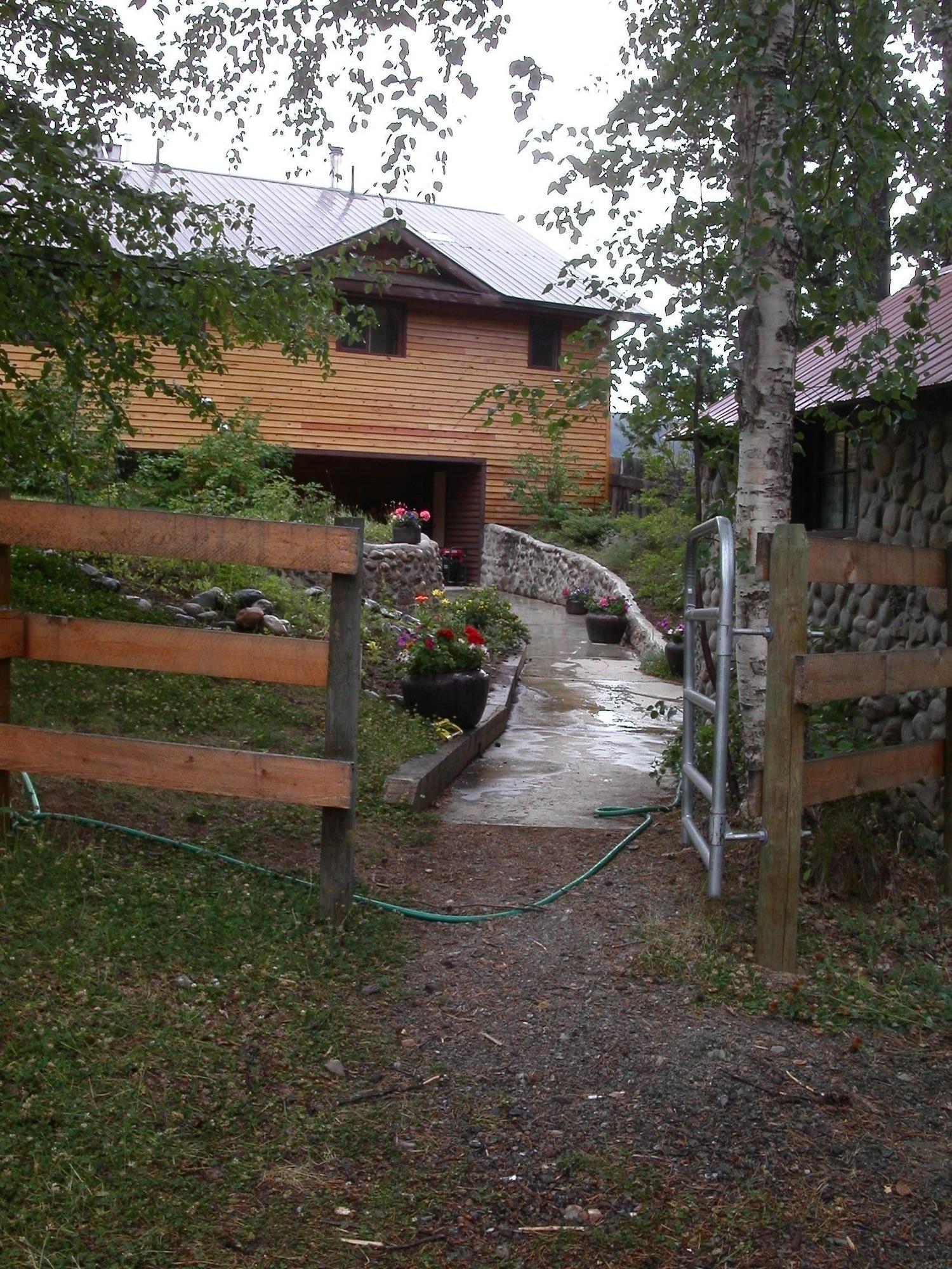 Vista Exterior Stikine View Lodge