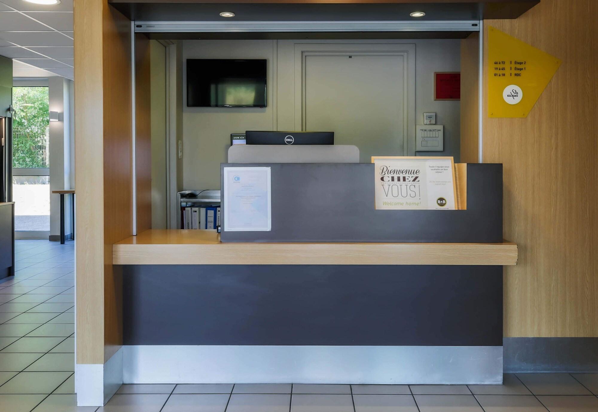 Vista Lobby B&B HOTEL Freyming-Merlebach