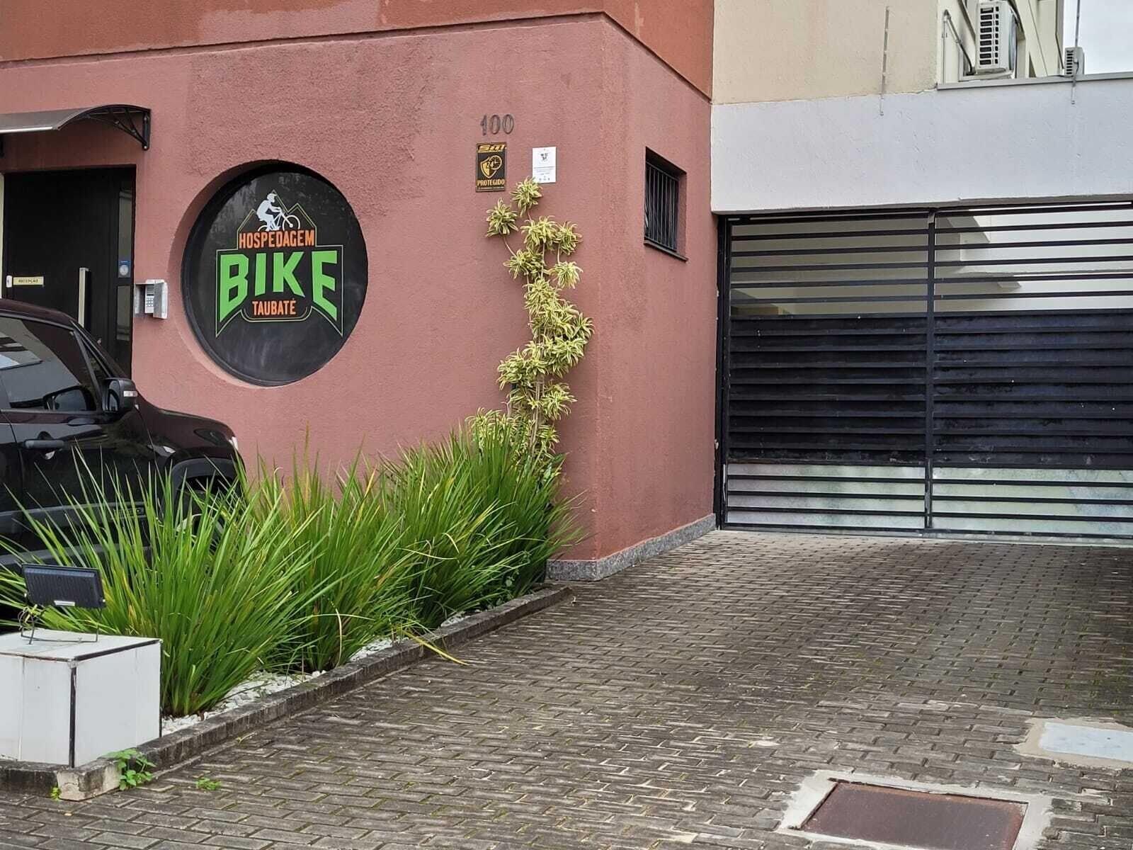 Vista Exterior Hotel Bike Taubate