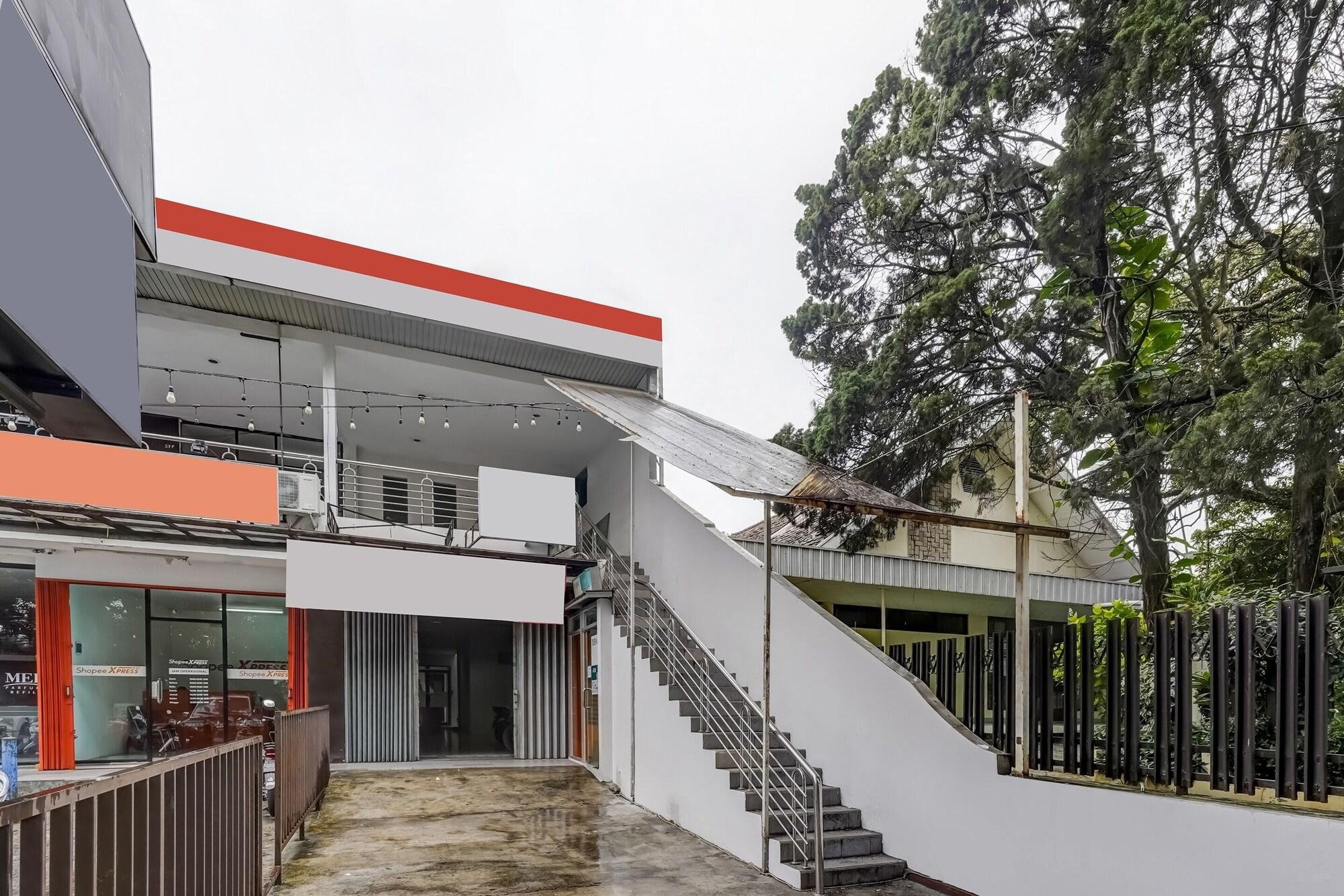Vista Exterior Hotel O Dago Near Taman Hutan Raya Formerly Chatter Place