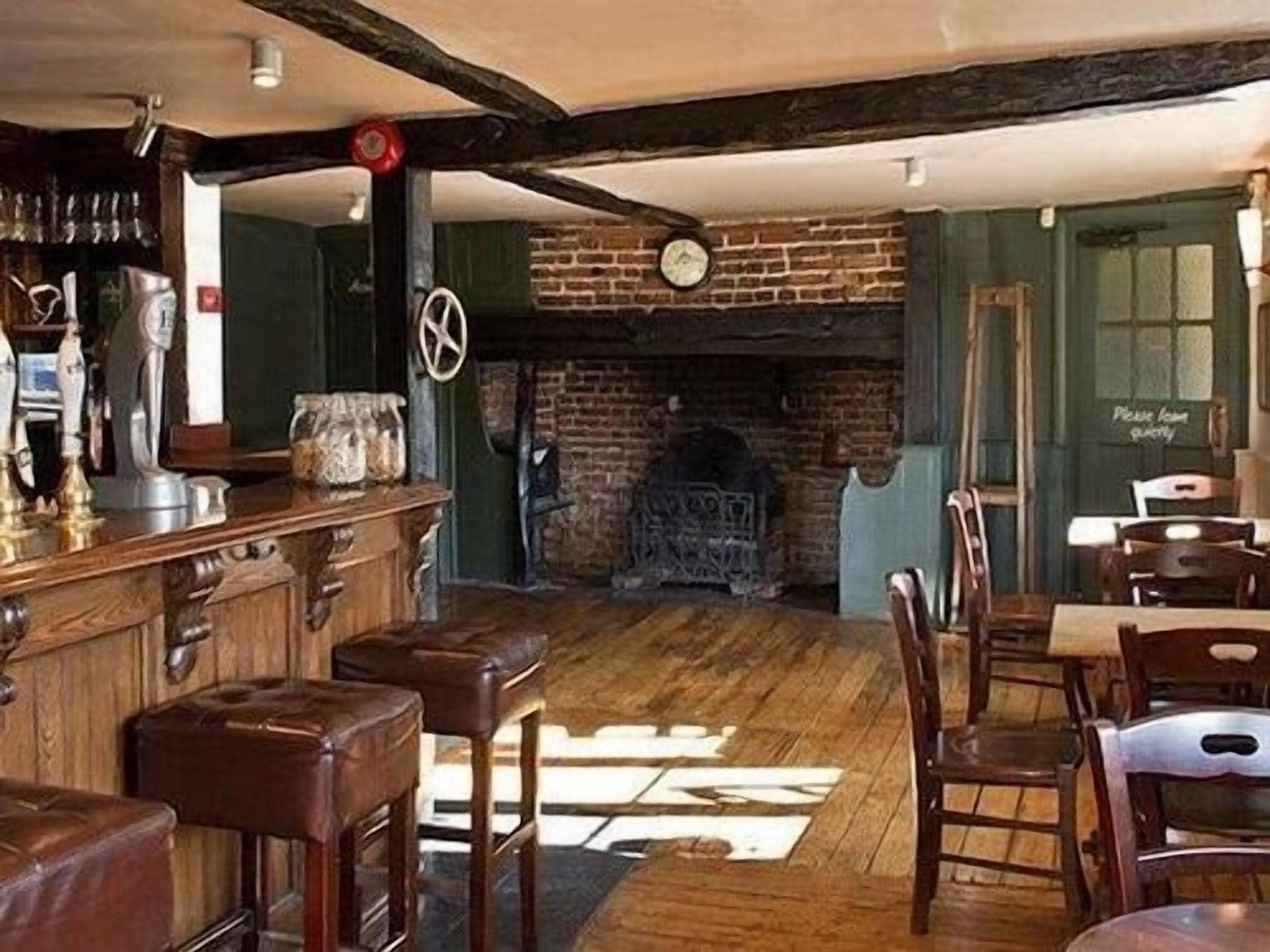 Bar/Salón The Greyhound Inn Aldbury