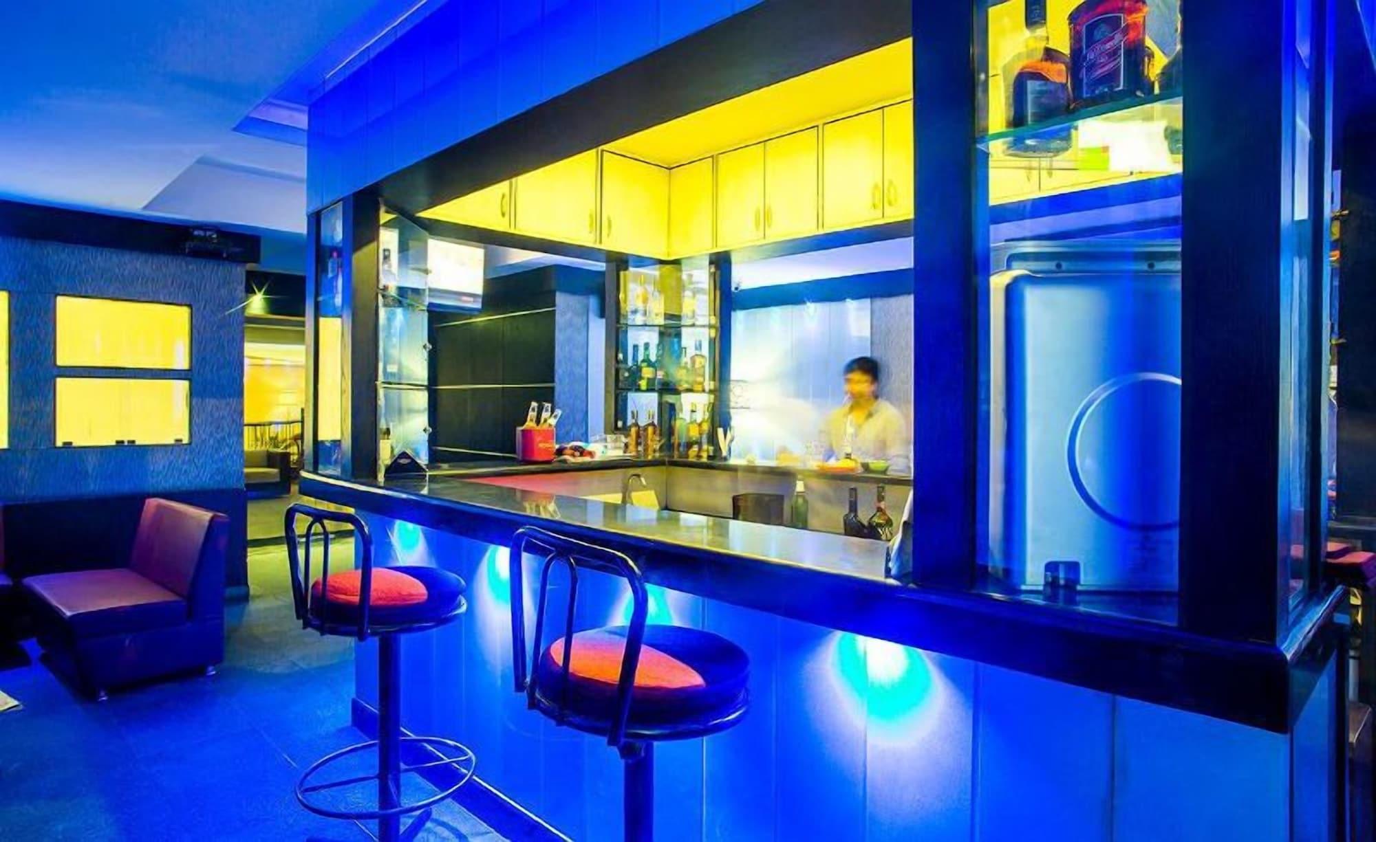 Bar/Salón Hotel Plaza inn