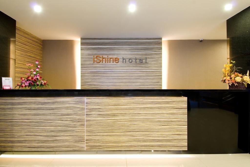 Varios iShine Hotel