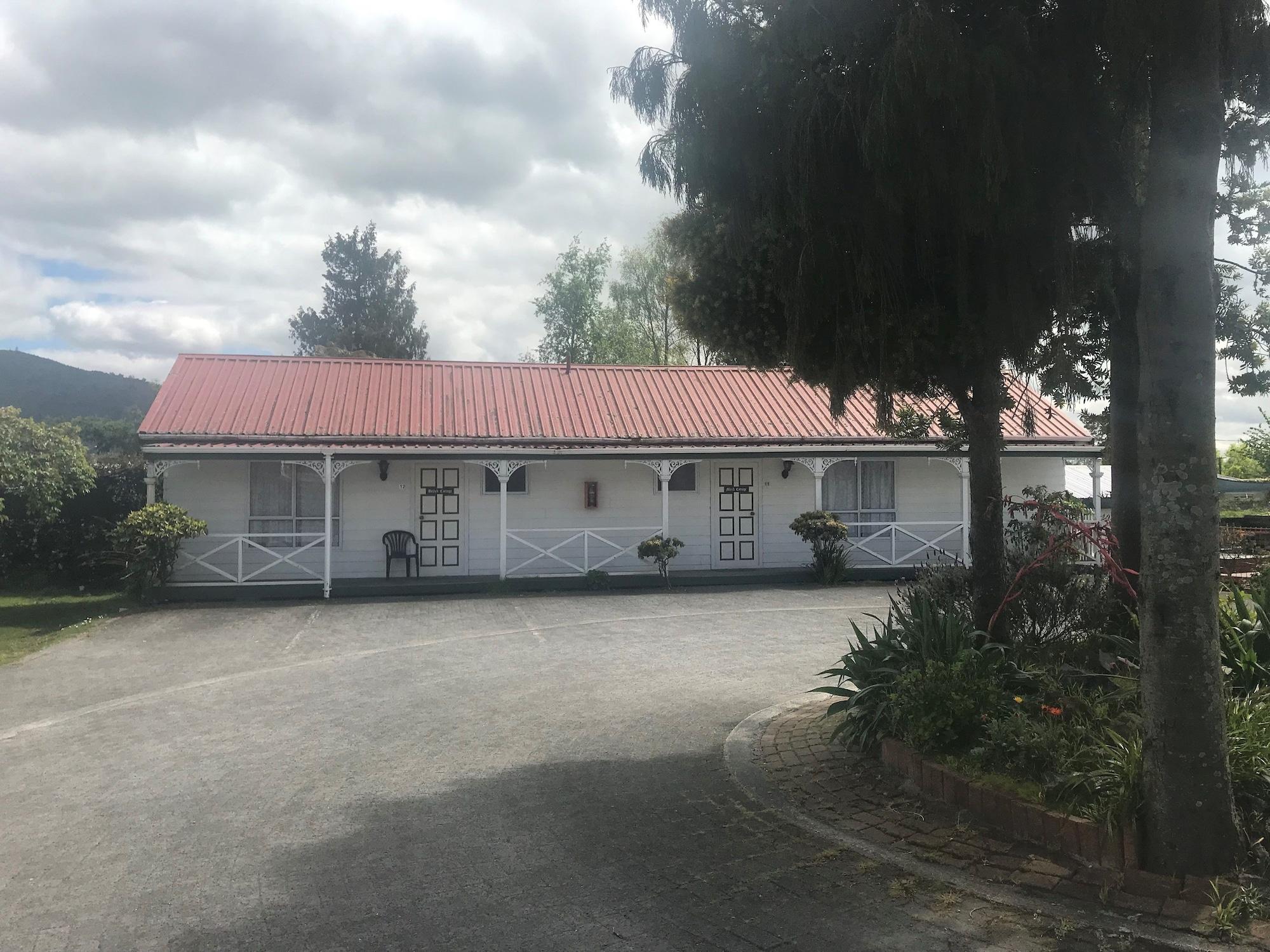 Vista Exterior Utuhina Hot Springs Lodge