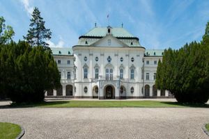 Actividad - Gran City Tour a pie y en coche con visita al Castillo Devin