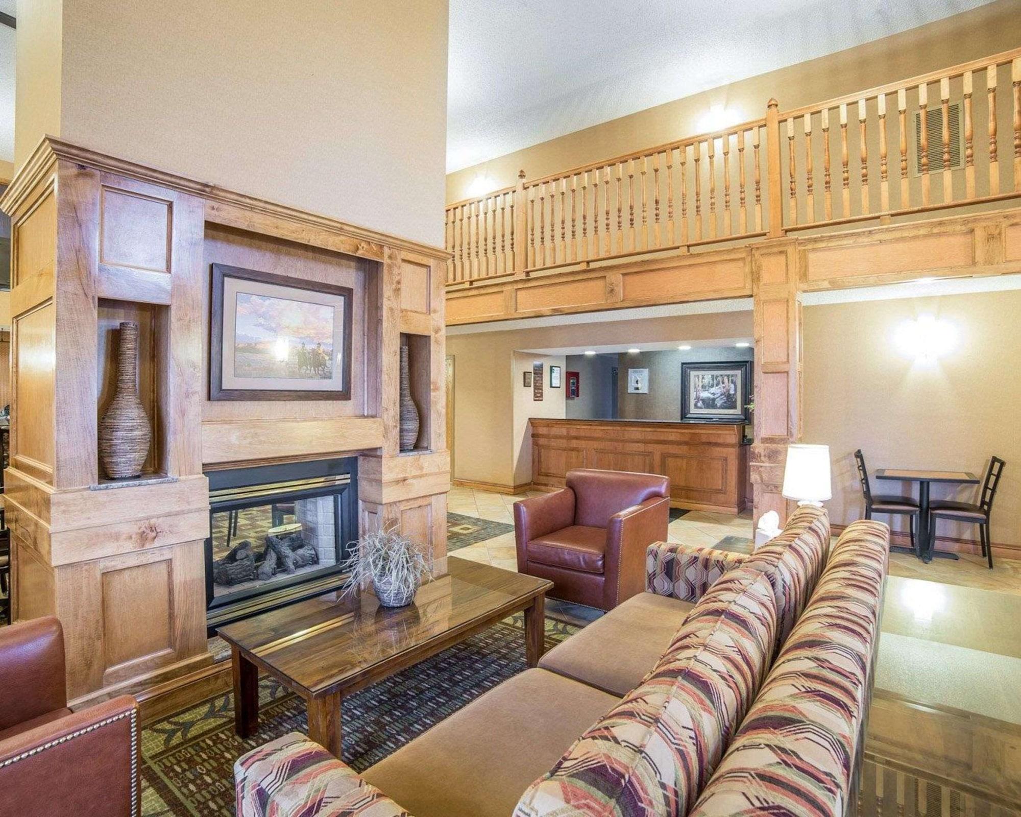 Vista Lobby Quality Inn & Suites Casper near Event Center